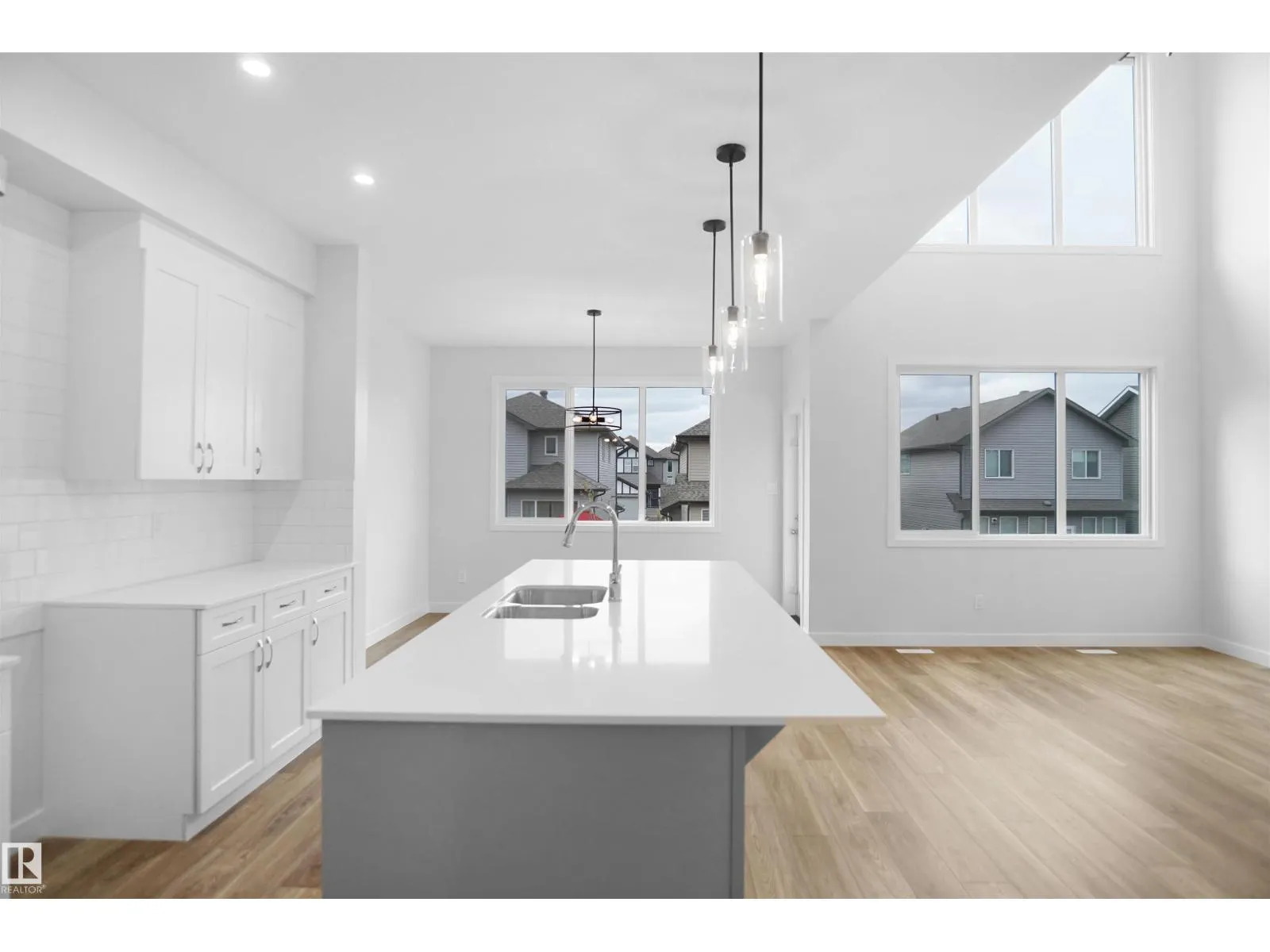 133 SUNLAND WY