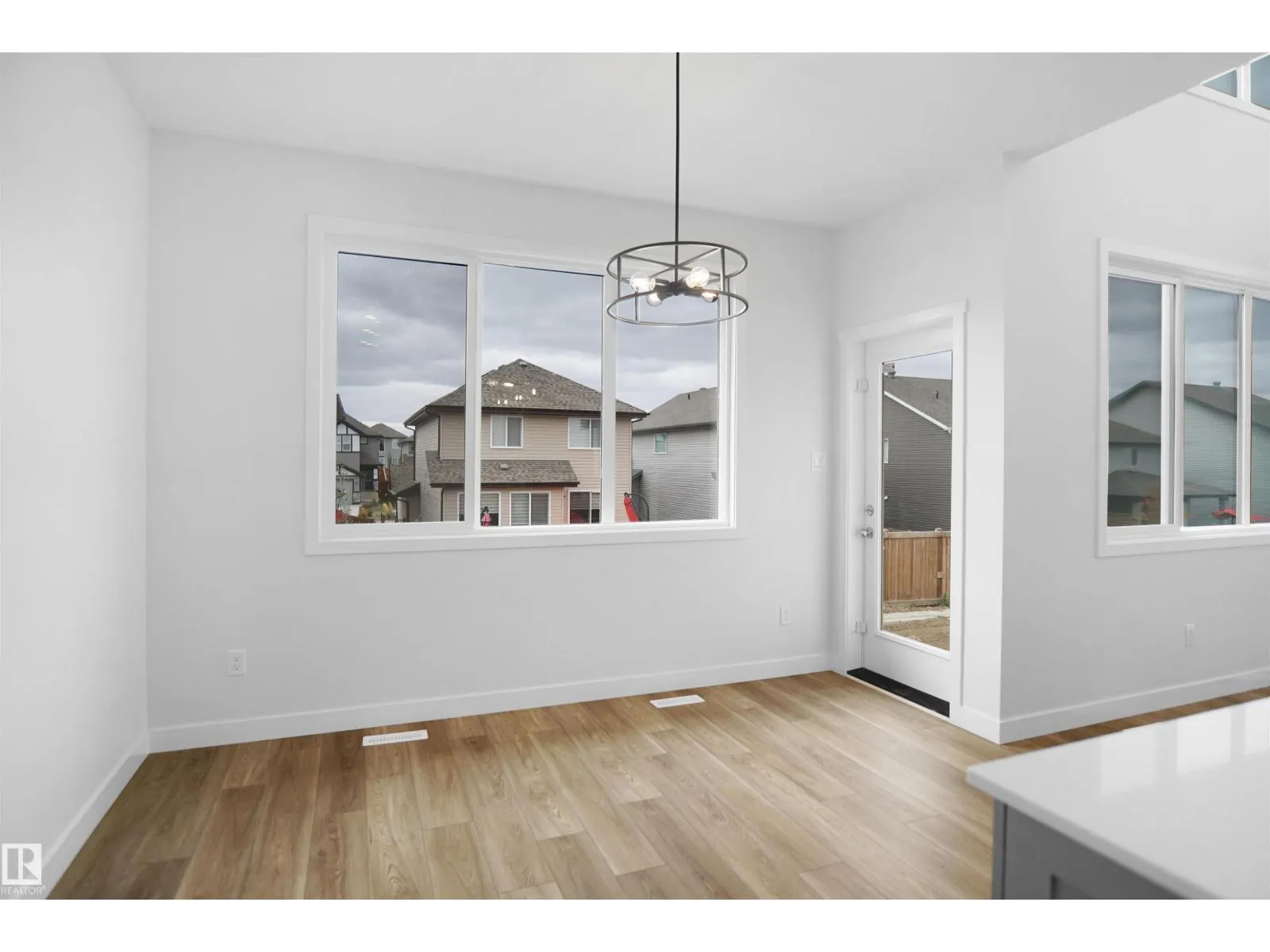 133 SUNLAND WY