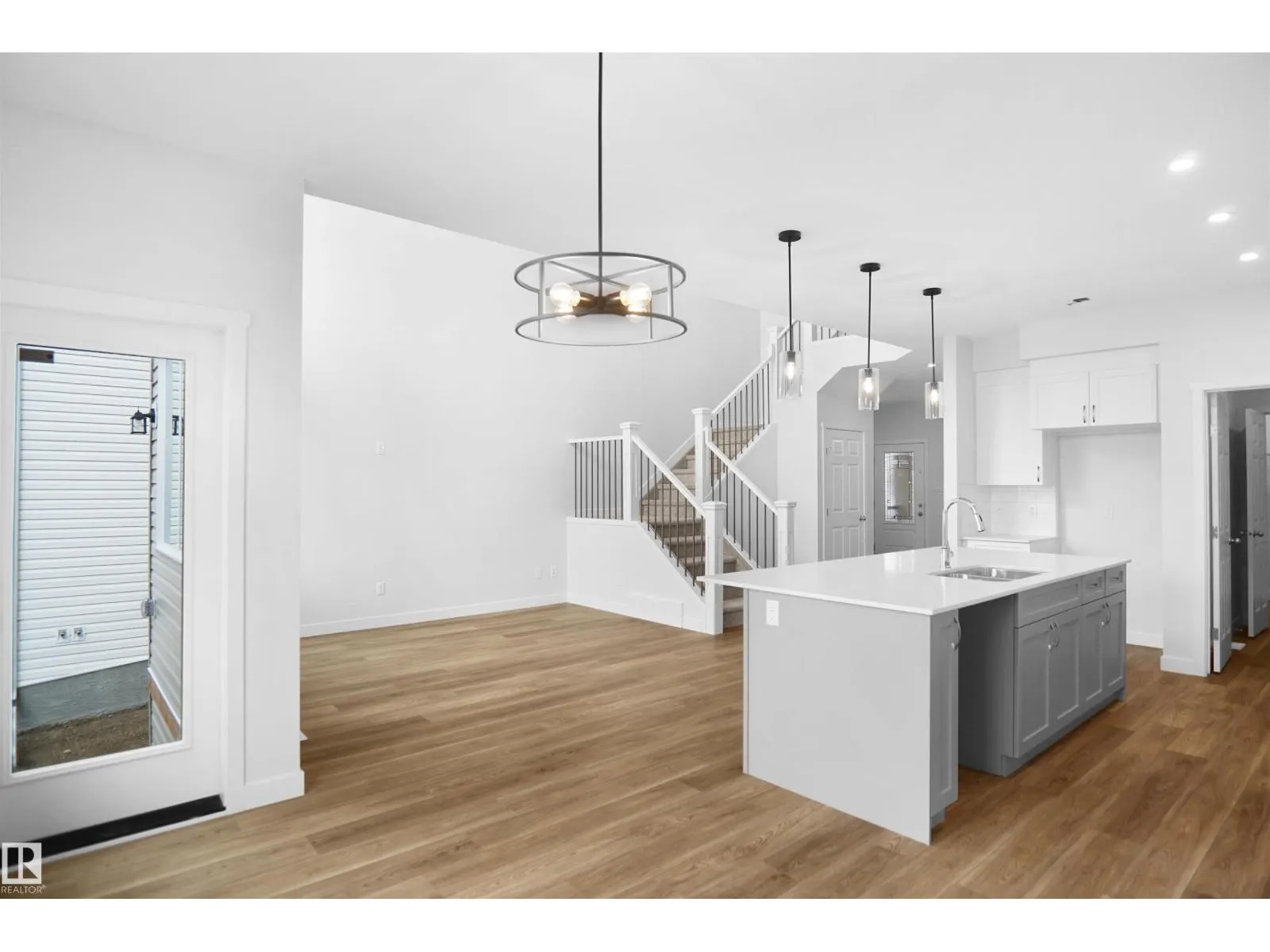 133 SUNLAND WY