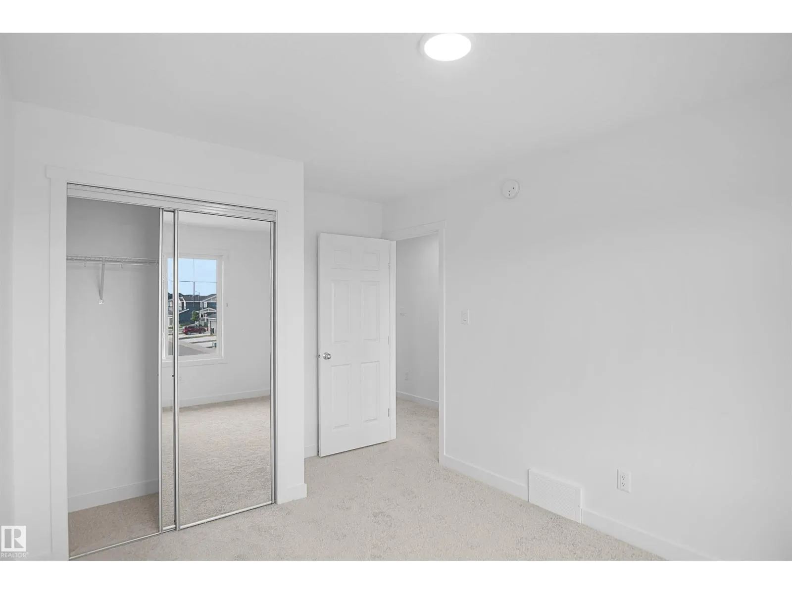 239 166 AV NE