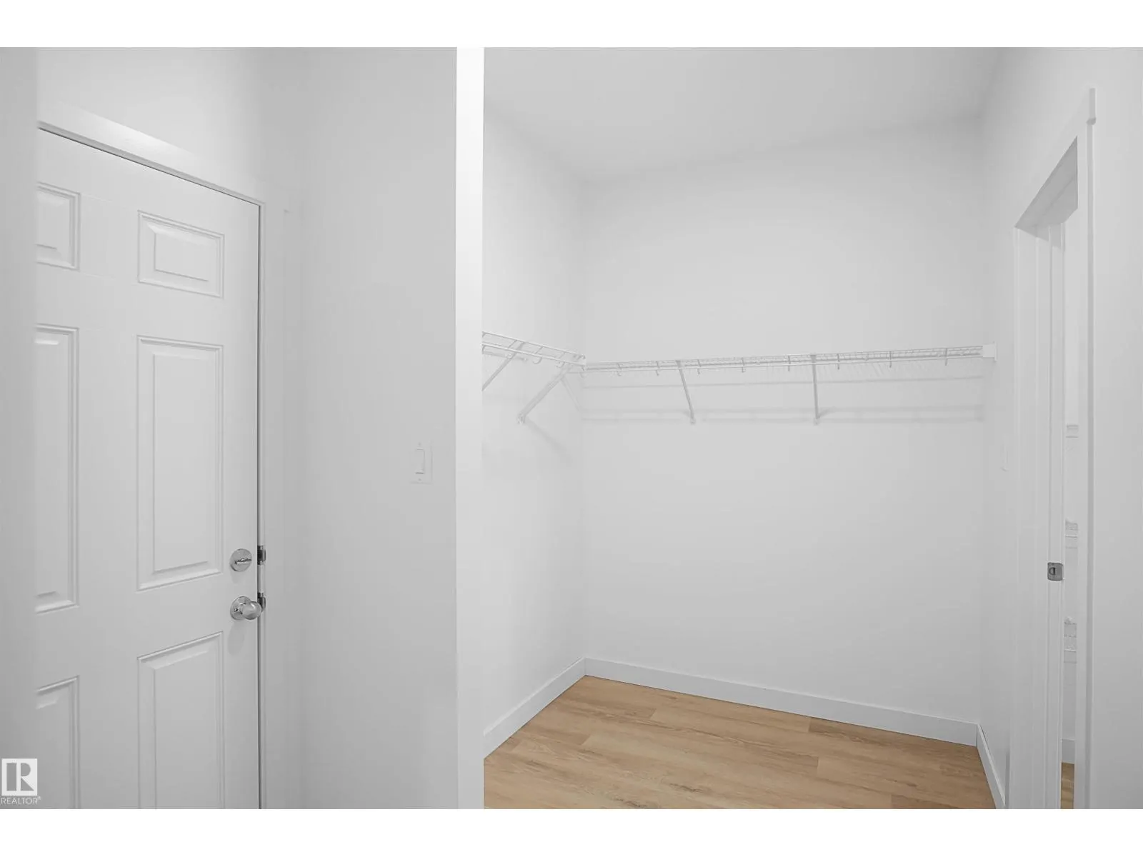 239 166 AV NE