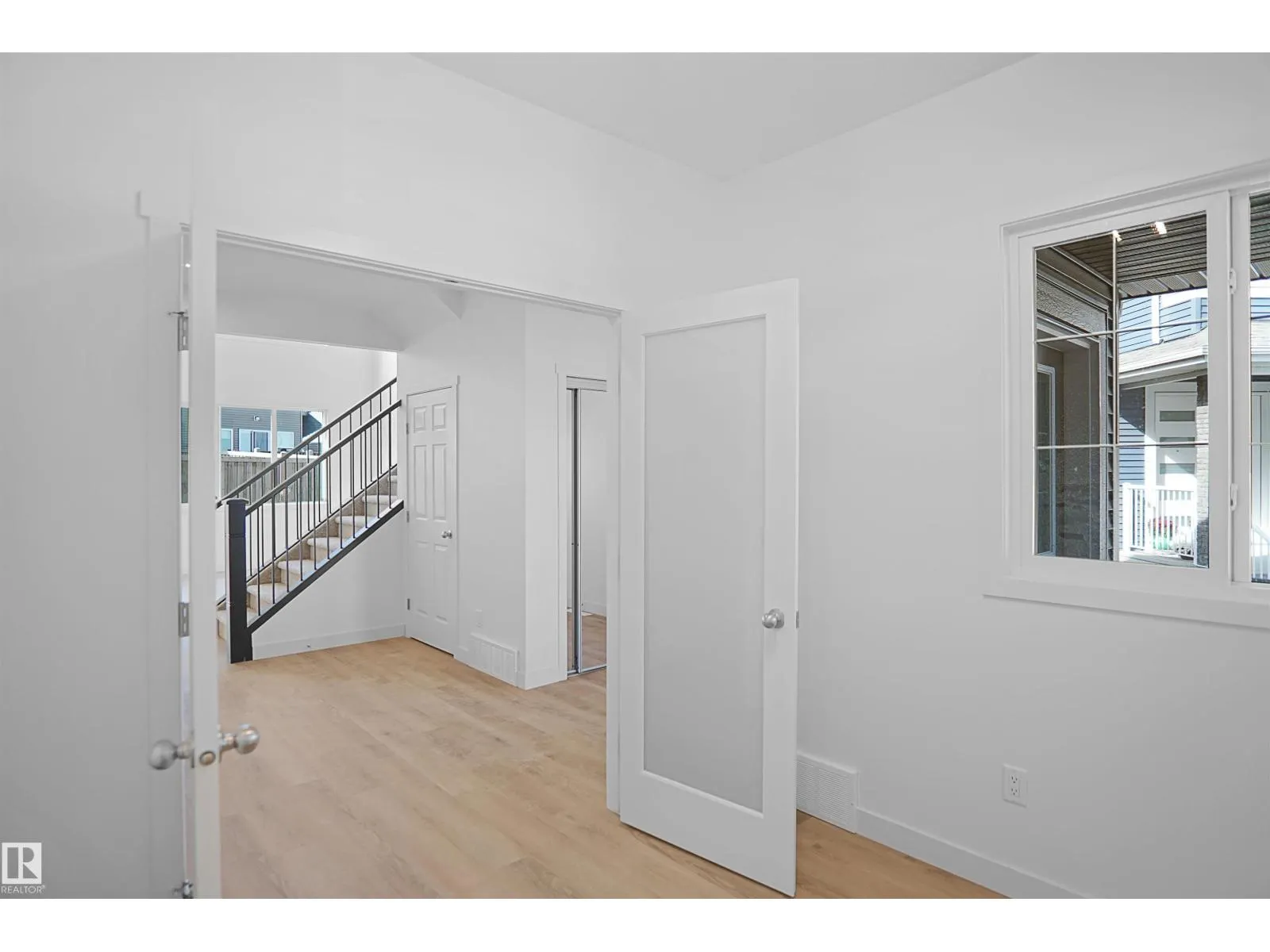 239 166 AV NE