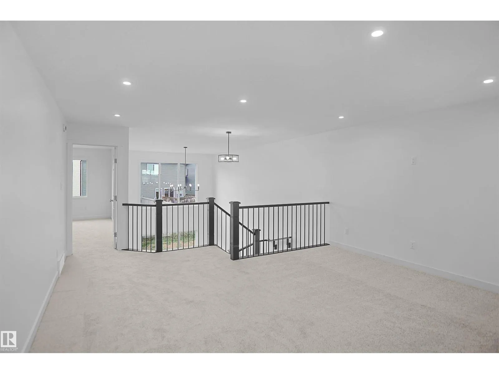 239 166 AV NE