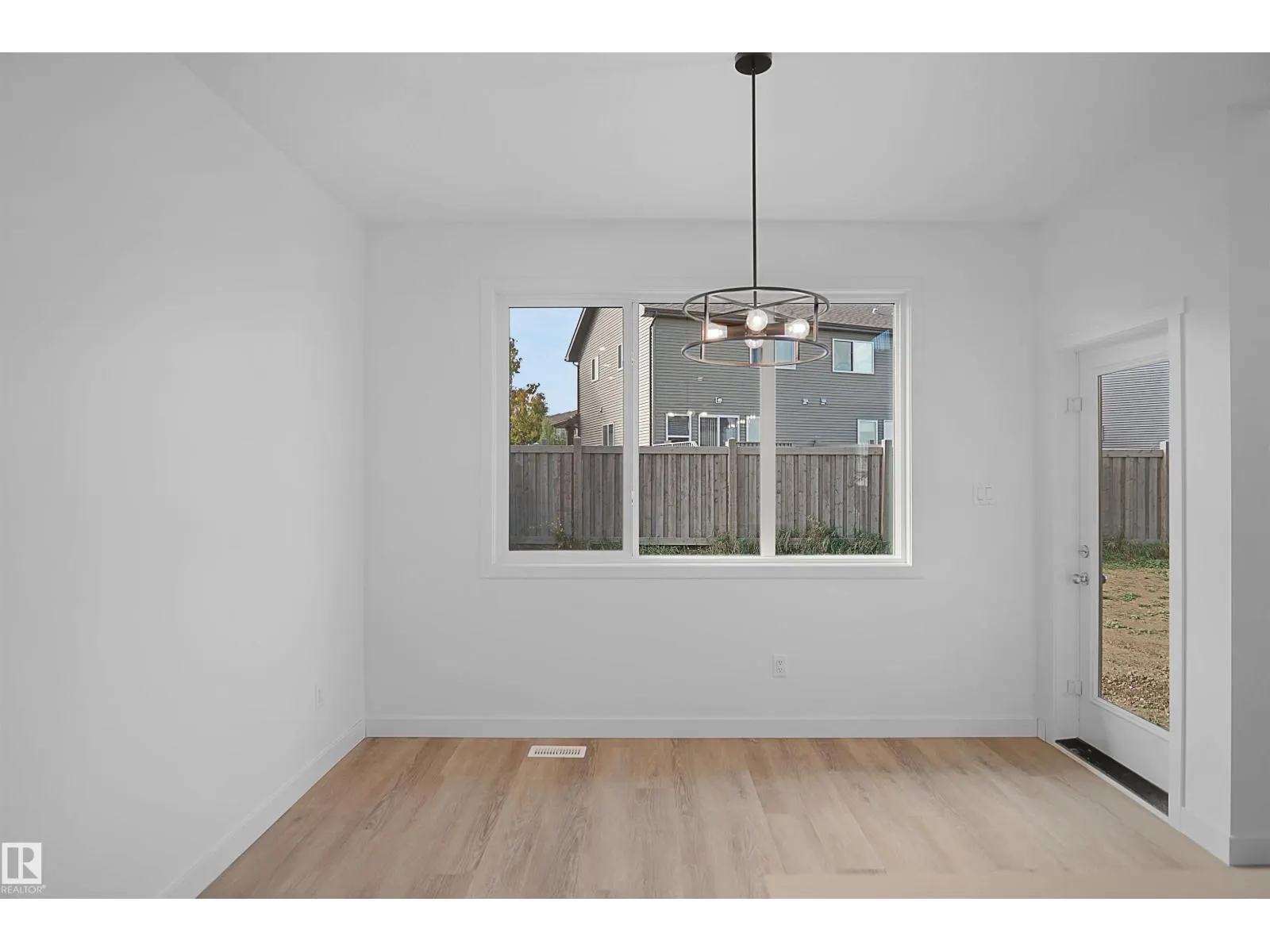 239 166 AV NE