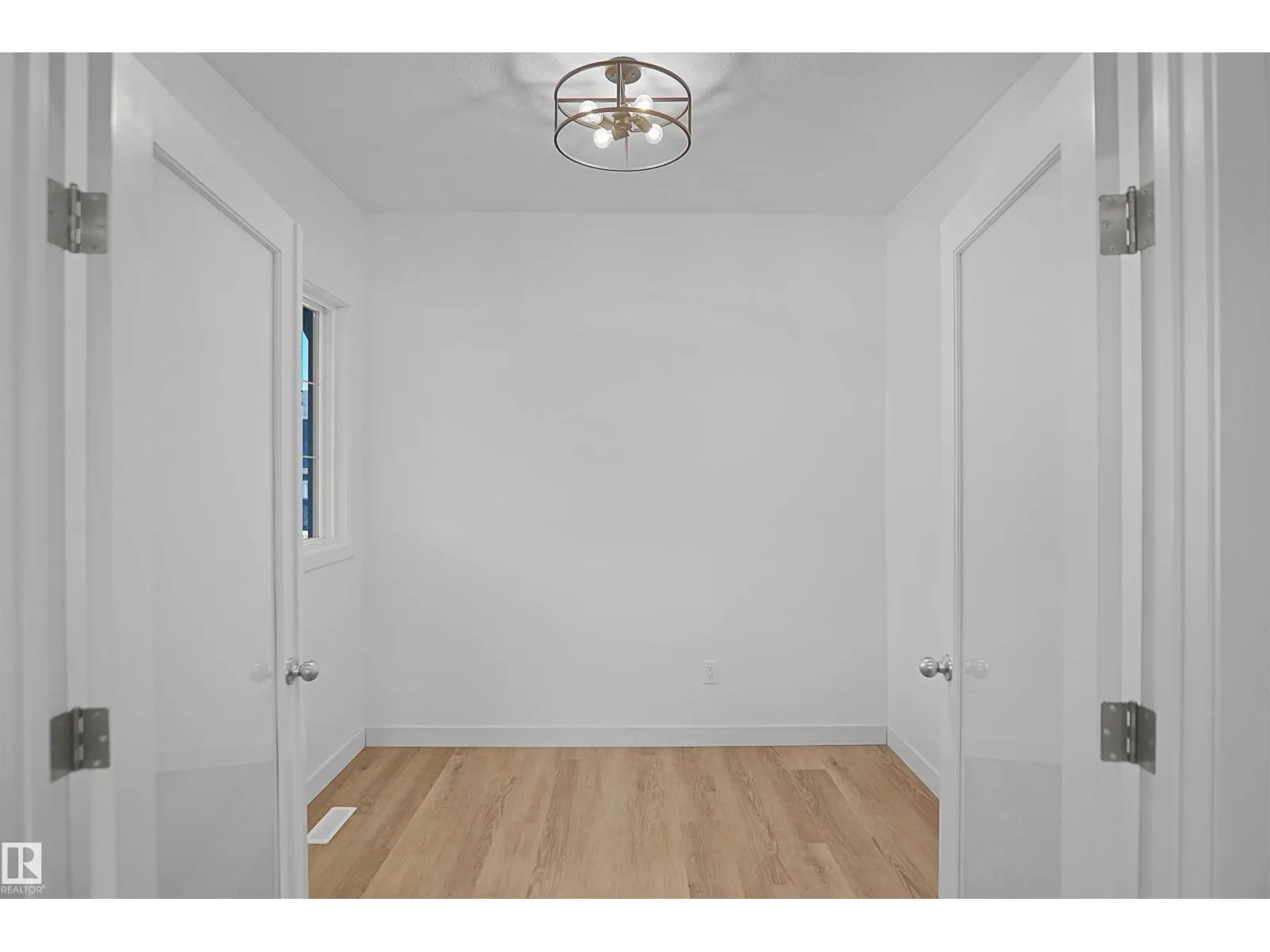 239 166 AV NE