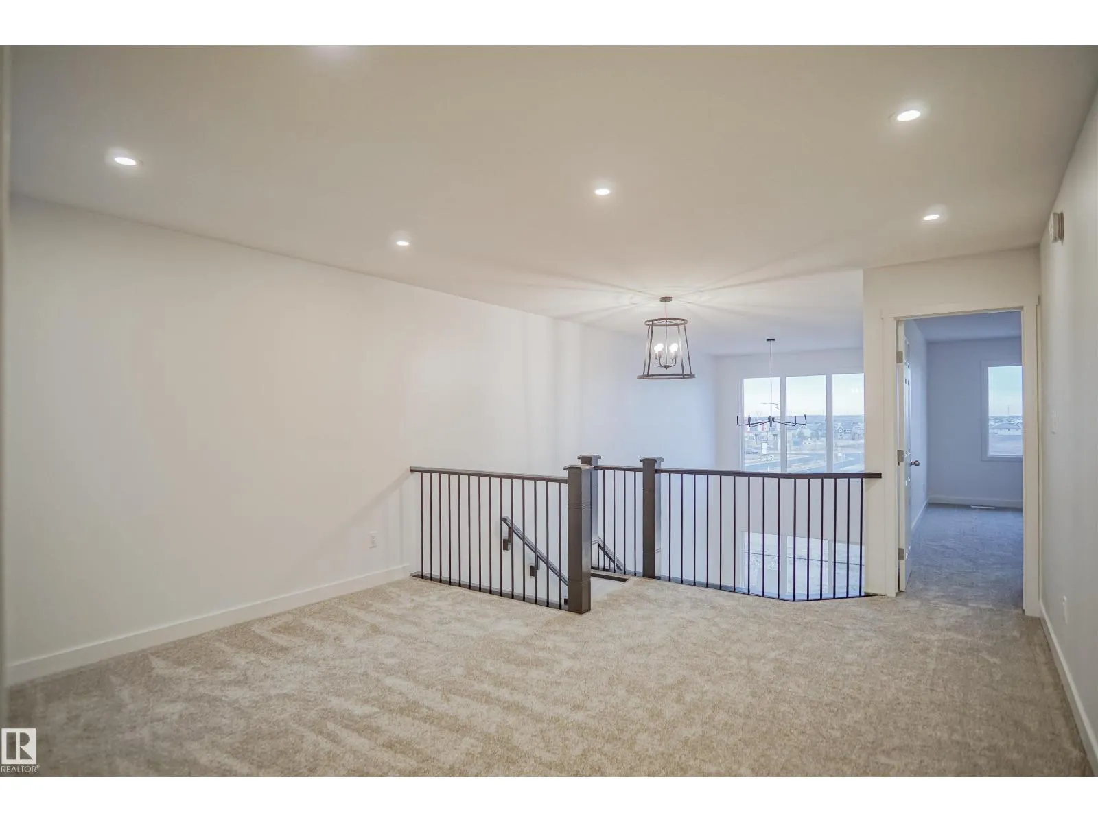 1604 11 AV NW
