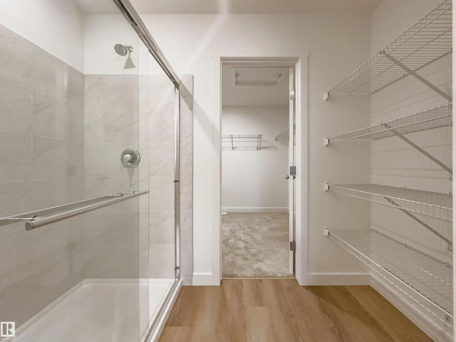 1604 11 AV NW