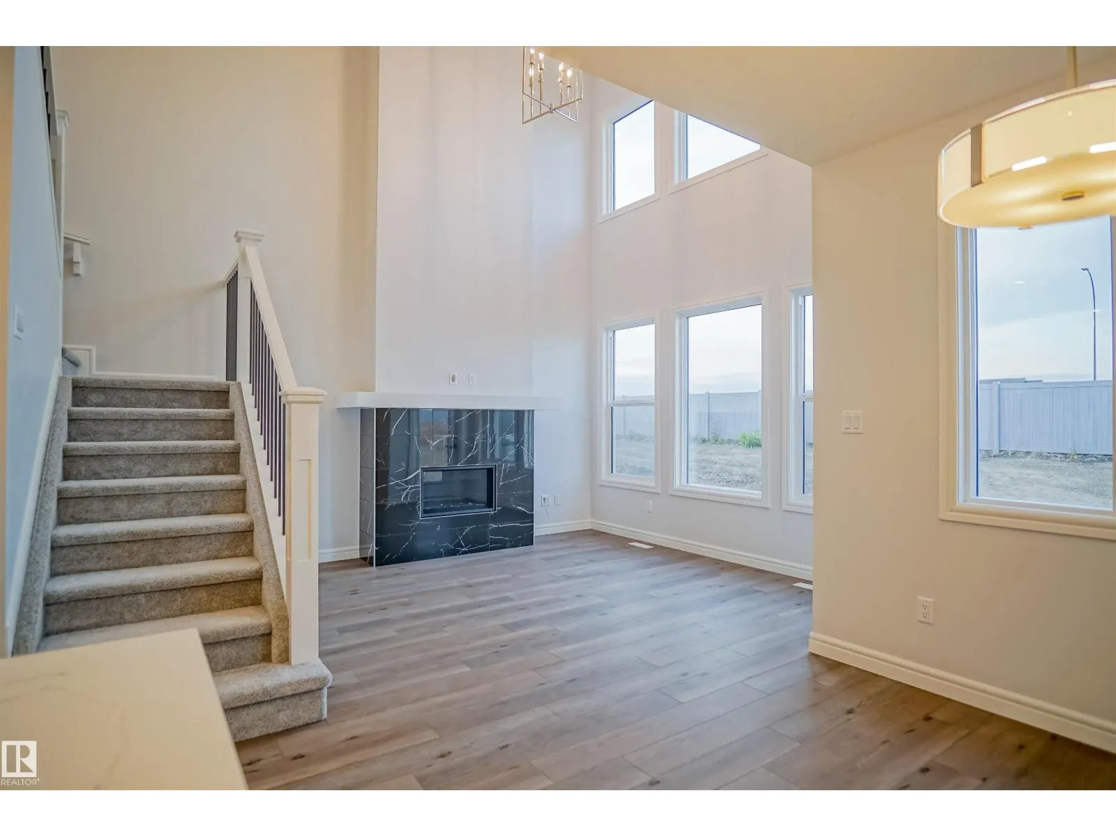 1535 11 AV NW