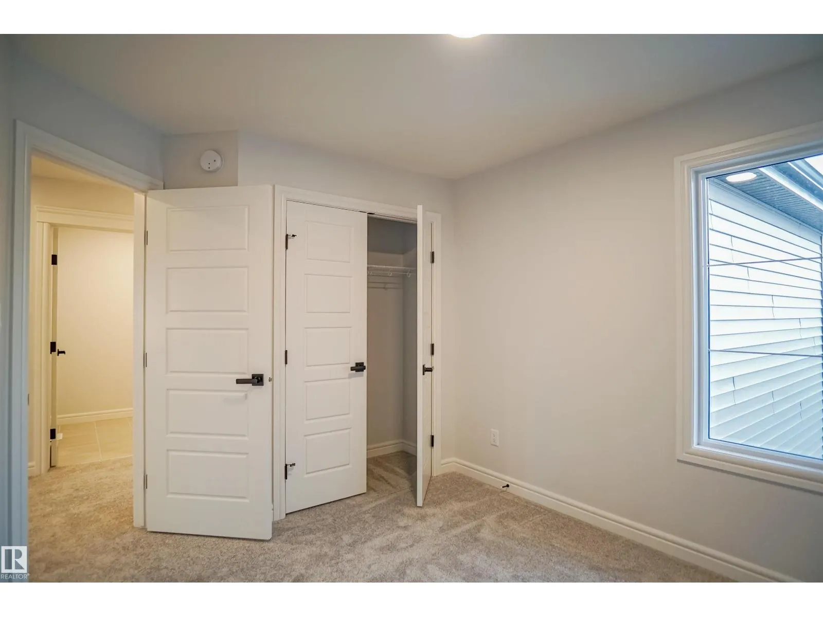 1535 11 AV NW