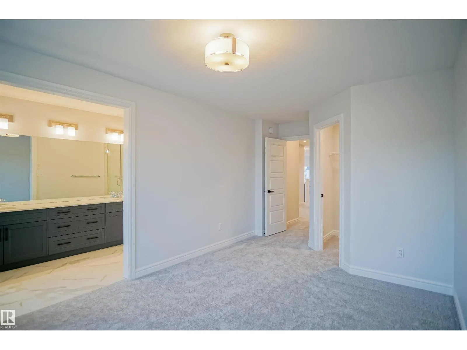 1535 11 AV NW
