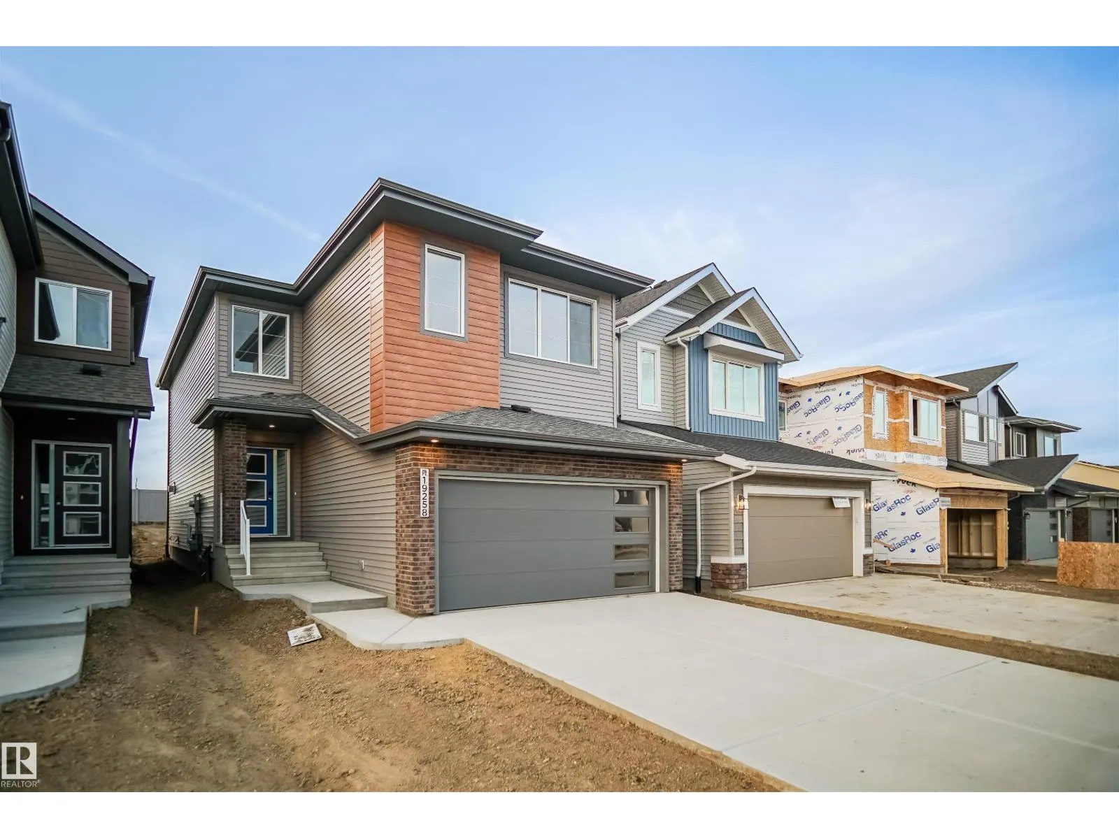 1535 11 AV NW