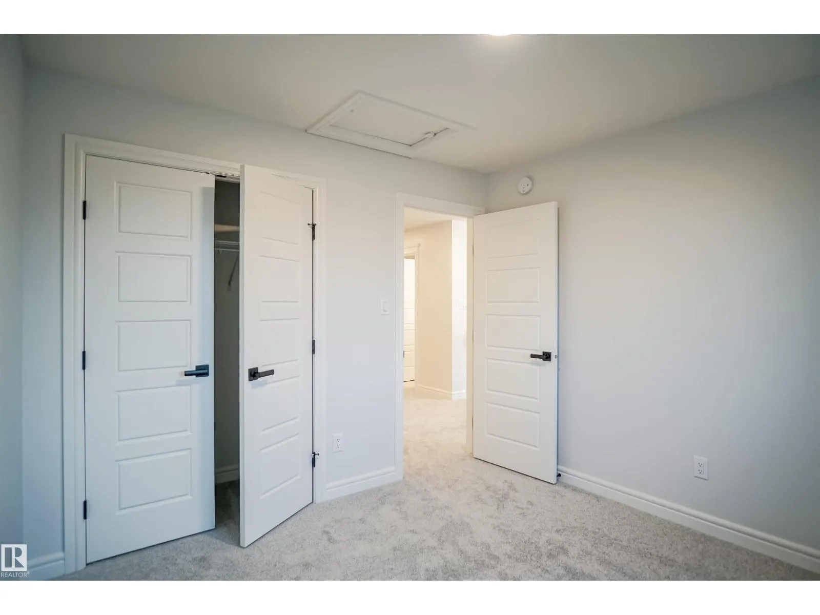 1535 11 AV NW