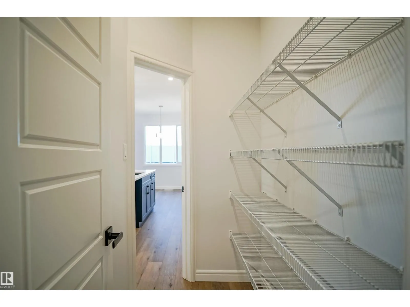 1535 11 AV NW