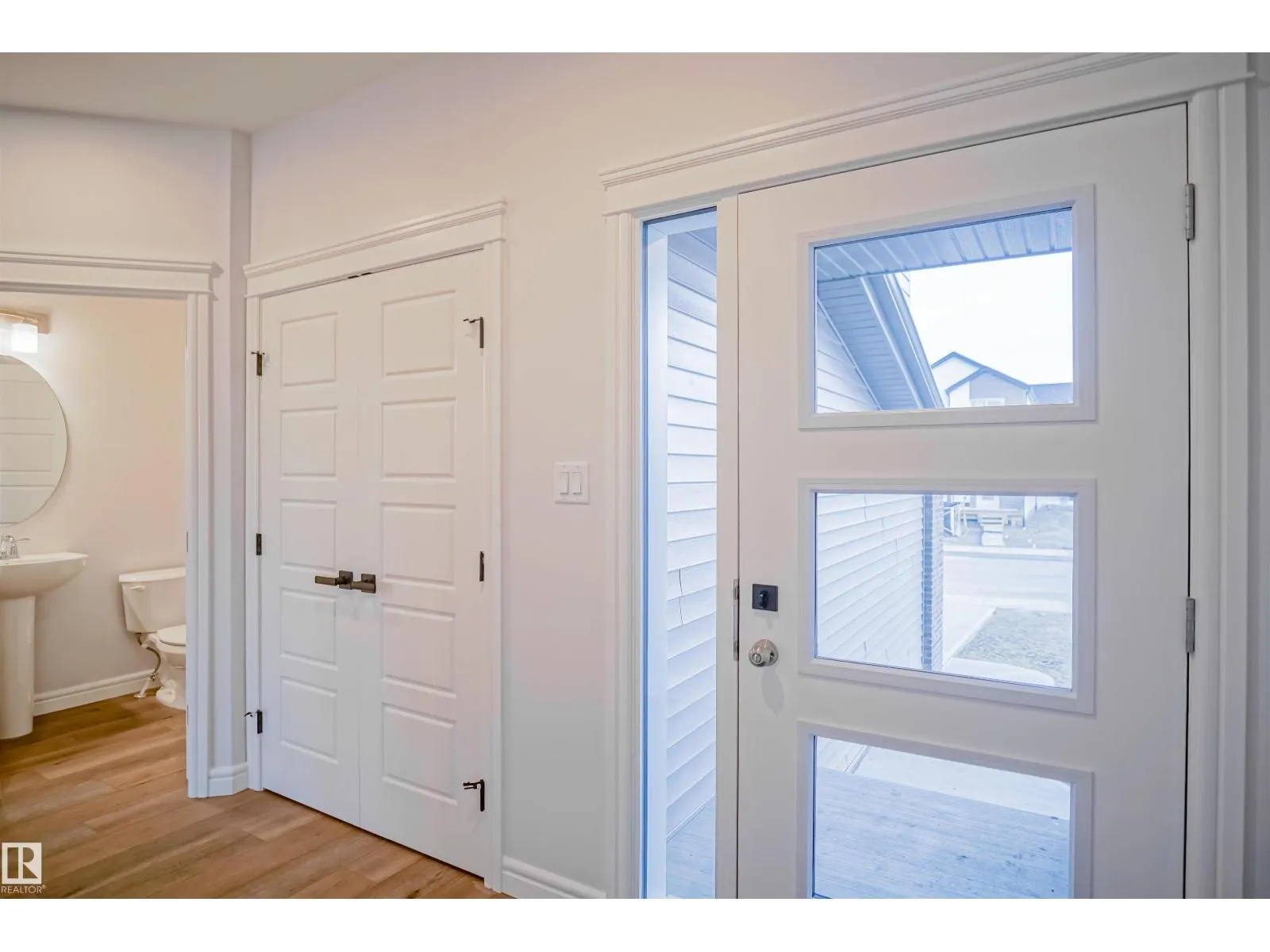 1535 11 AV NW