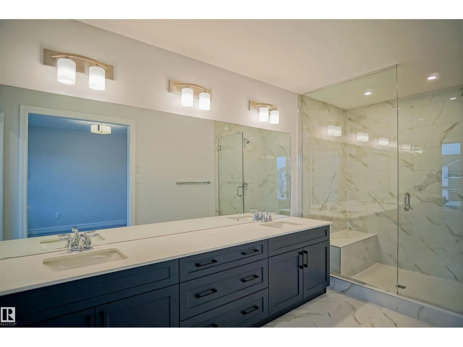 1535 11 AV NW