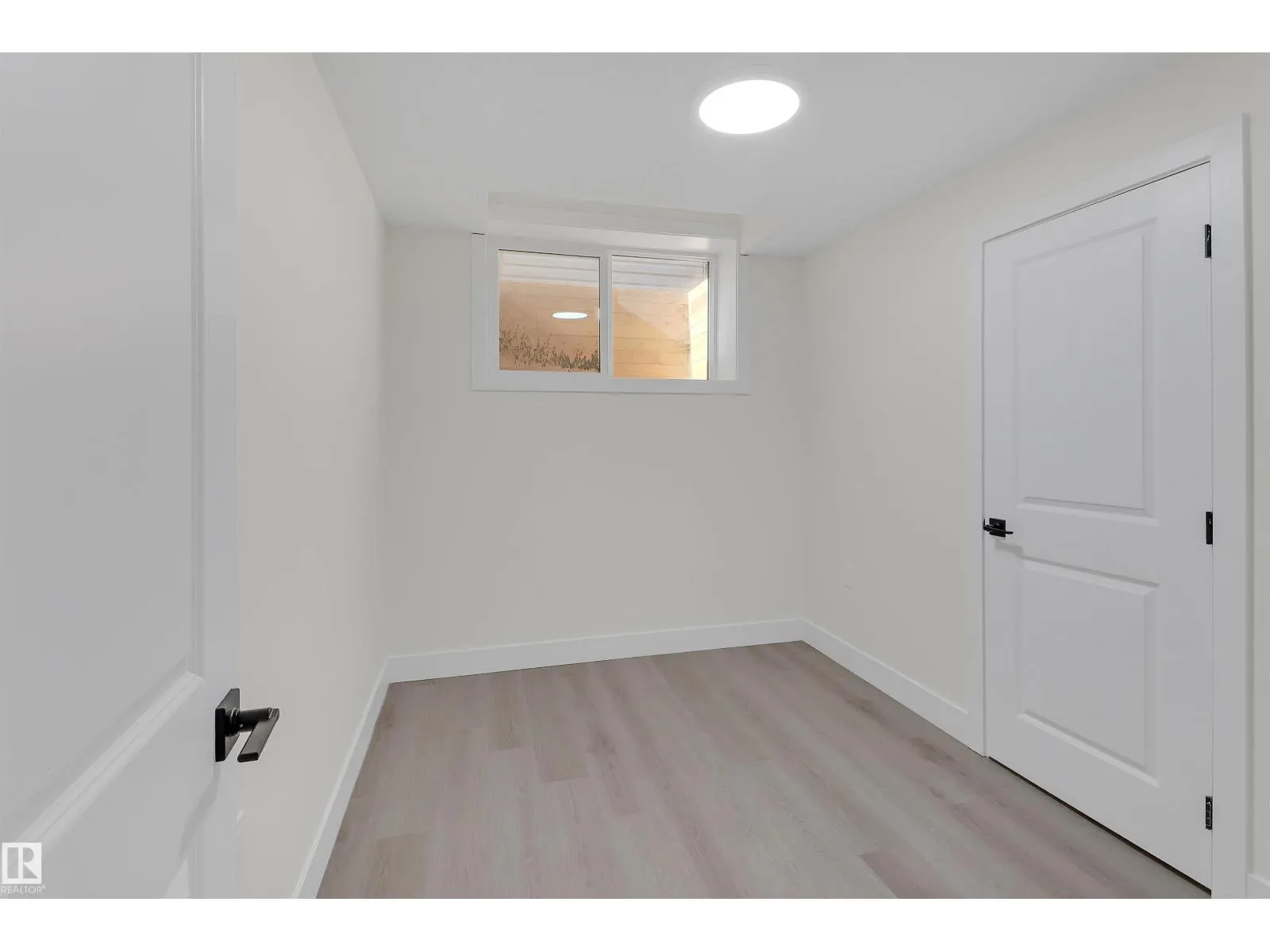 7936 91 AV NW