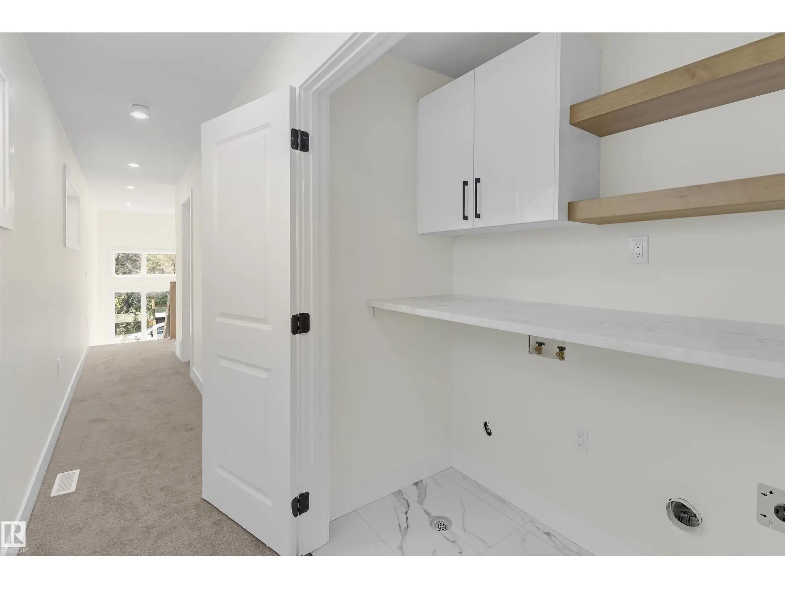 7936 91 AV NW