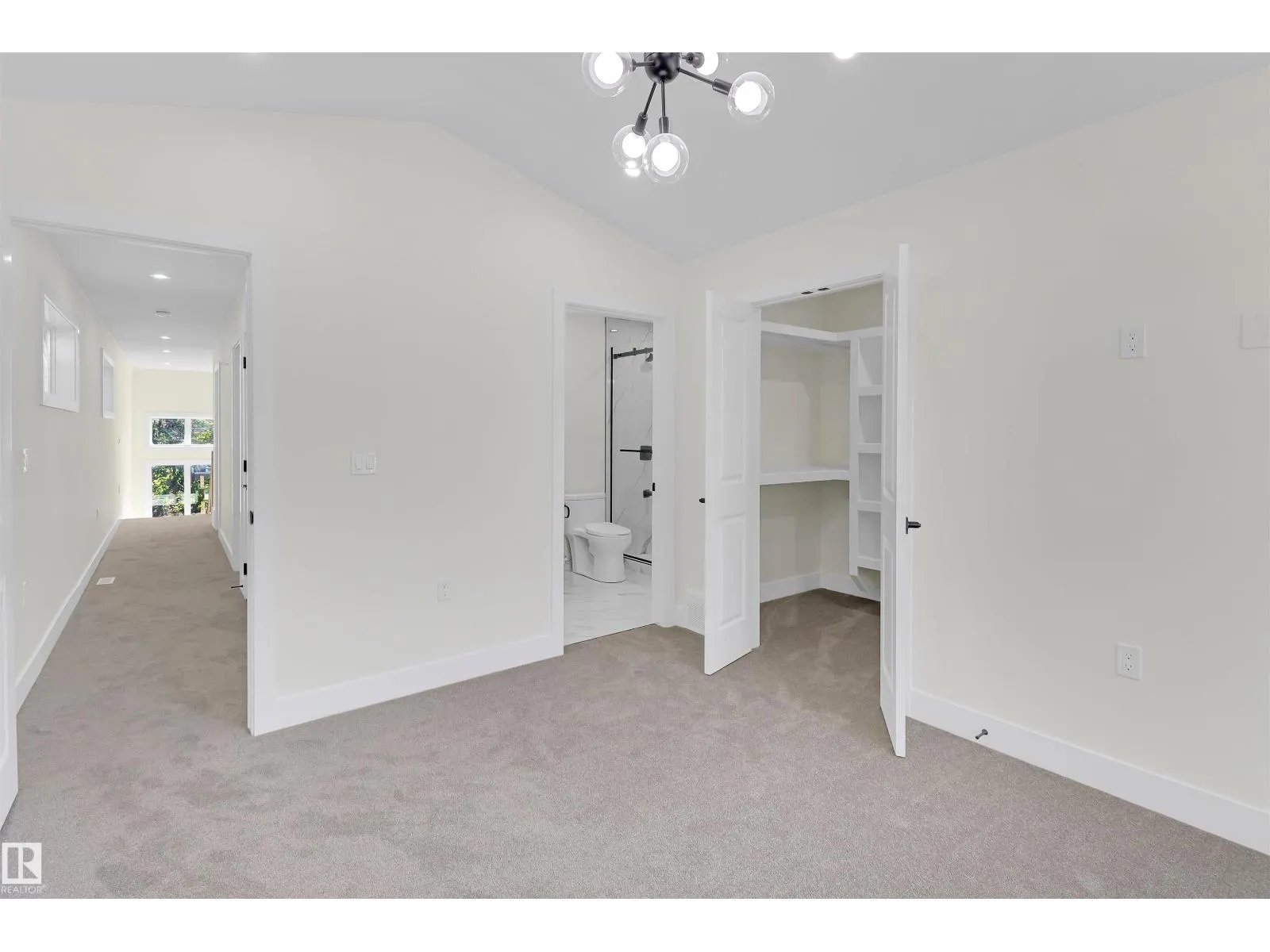 7936 91 AV NW