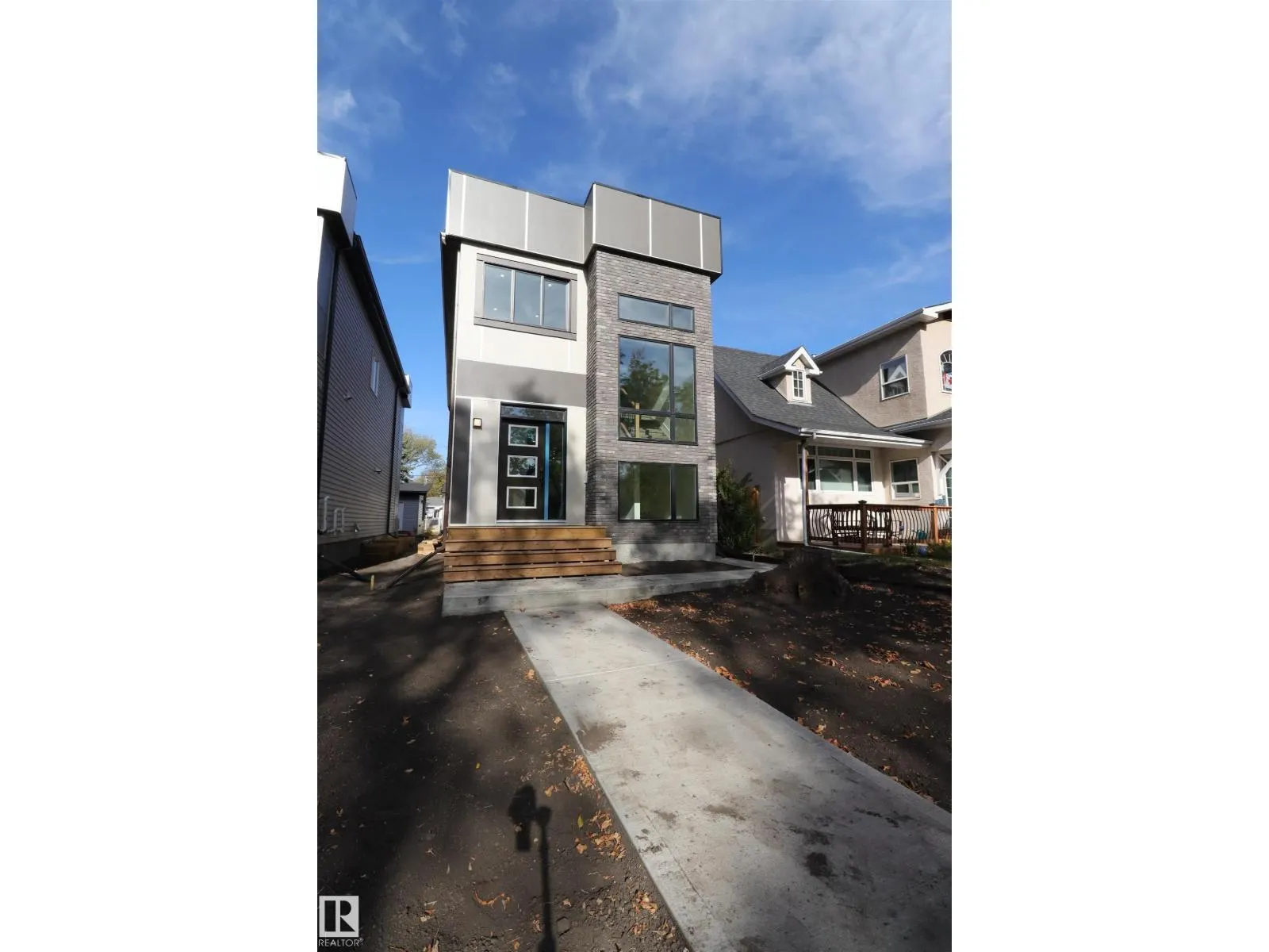 7936 91 AV NW