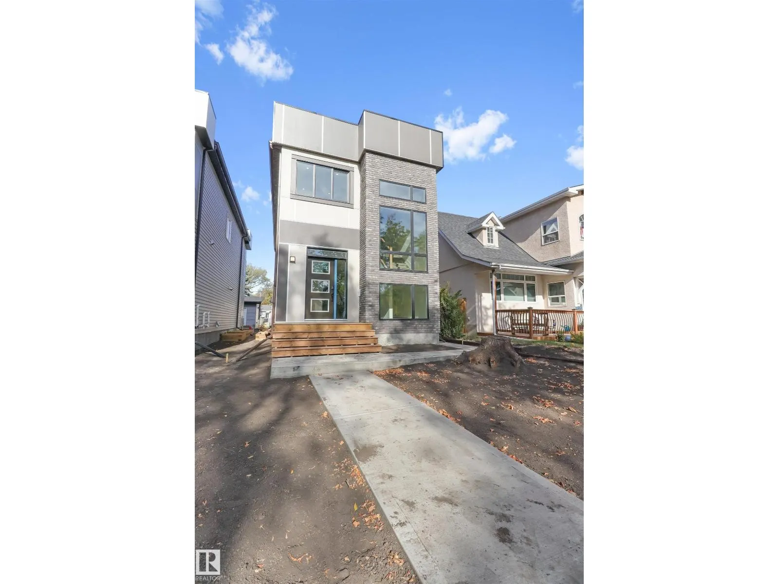 7936 91 AV NW