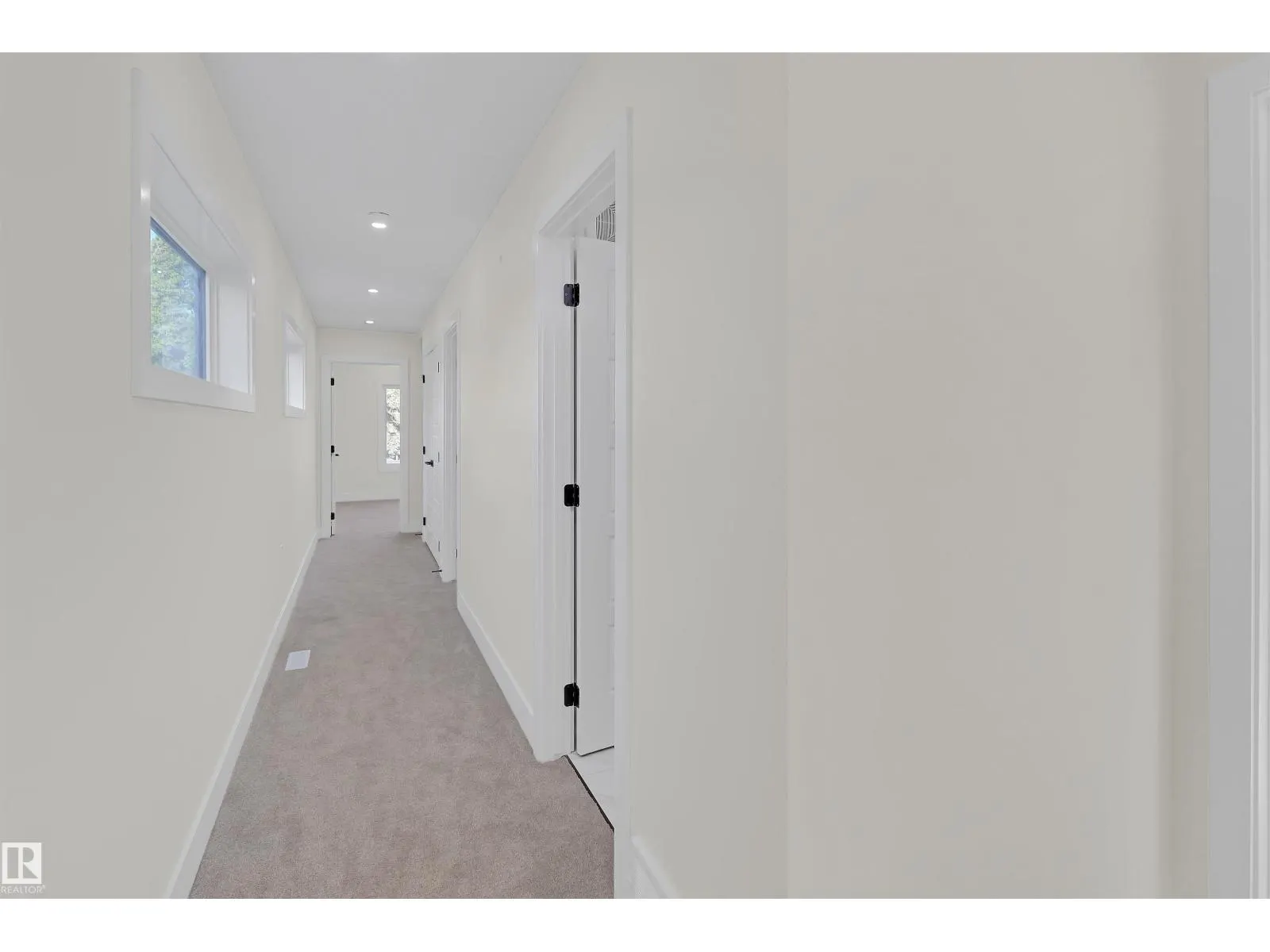 7936 91 AV NW
