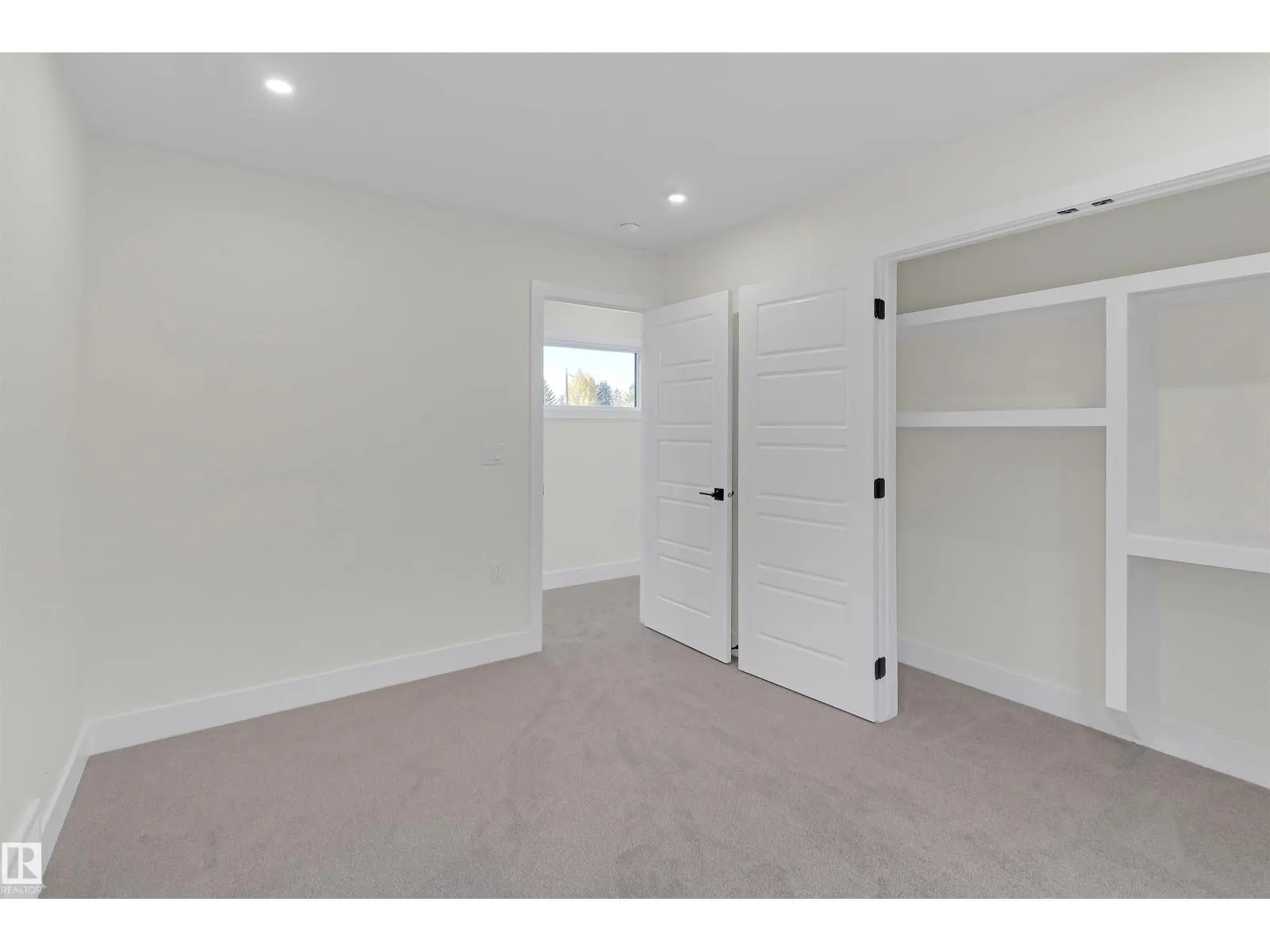 7938 91 AV NW