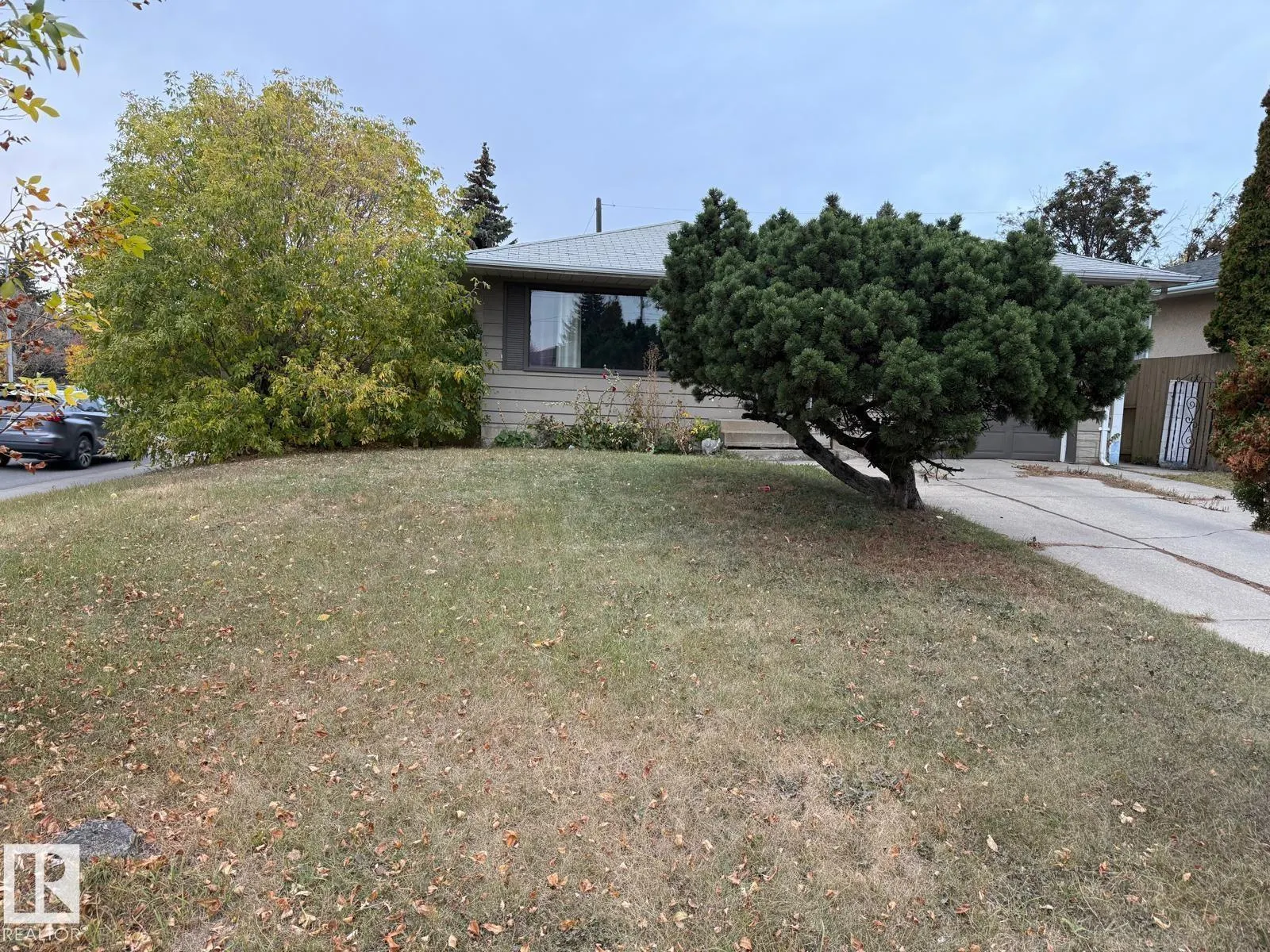 7424 86 AVE NW