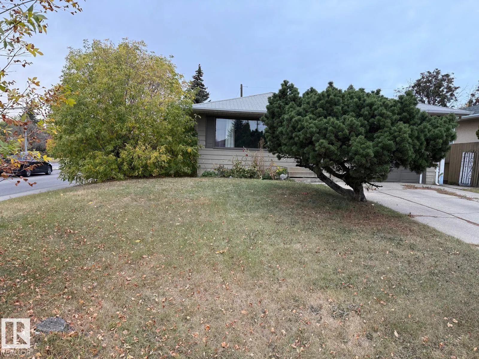 7424 86 AVE NW