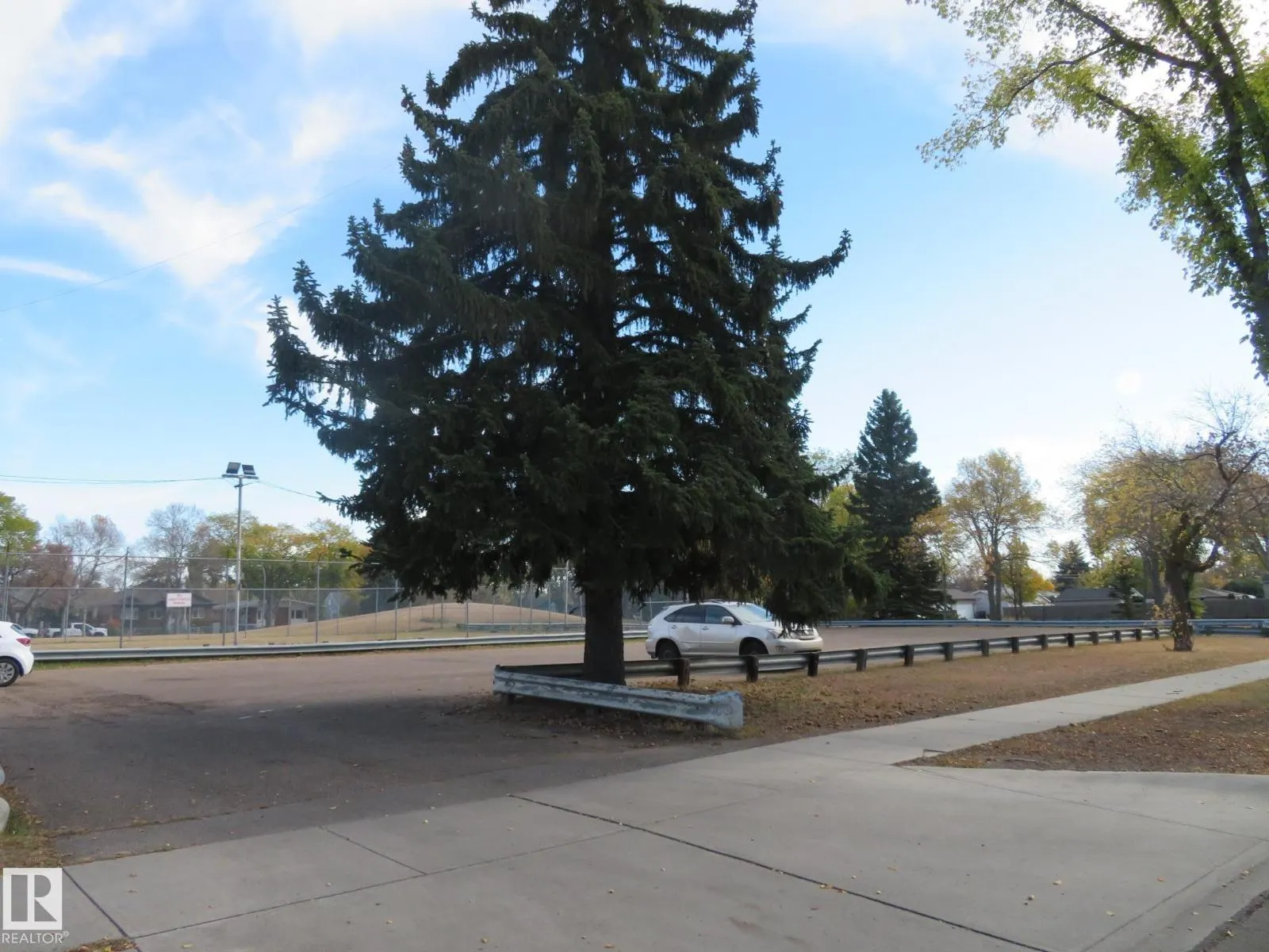 12337 87 ST NW