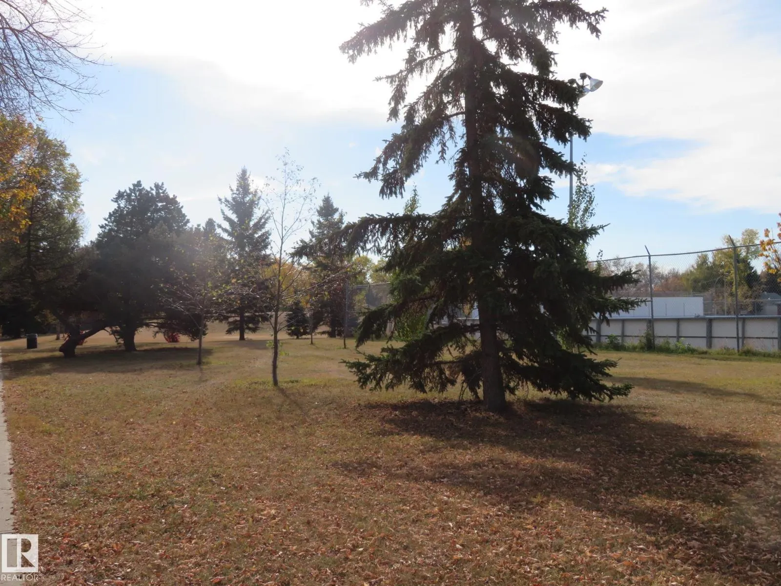 12337 87 ST NW
