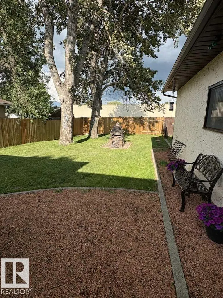 10009 104 ST