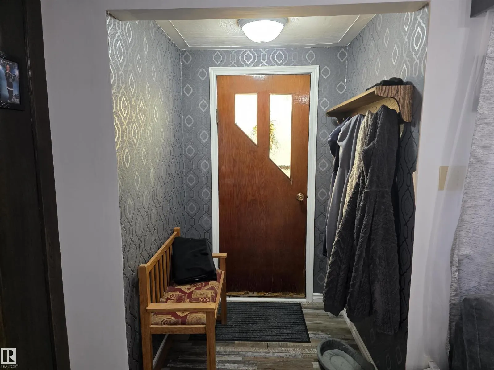 10009 104 ST