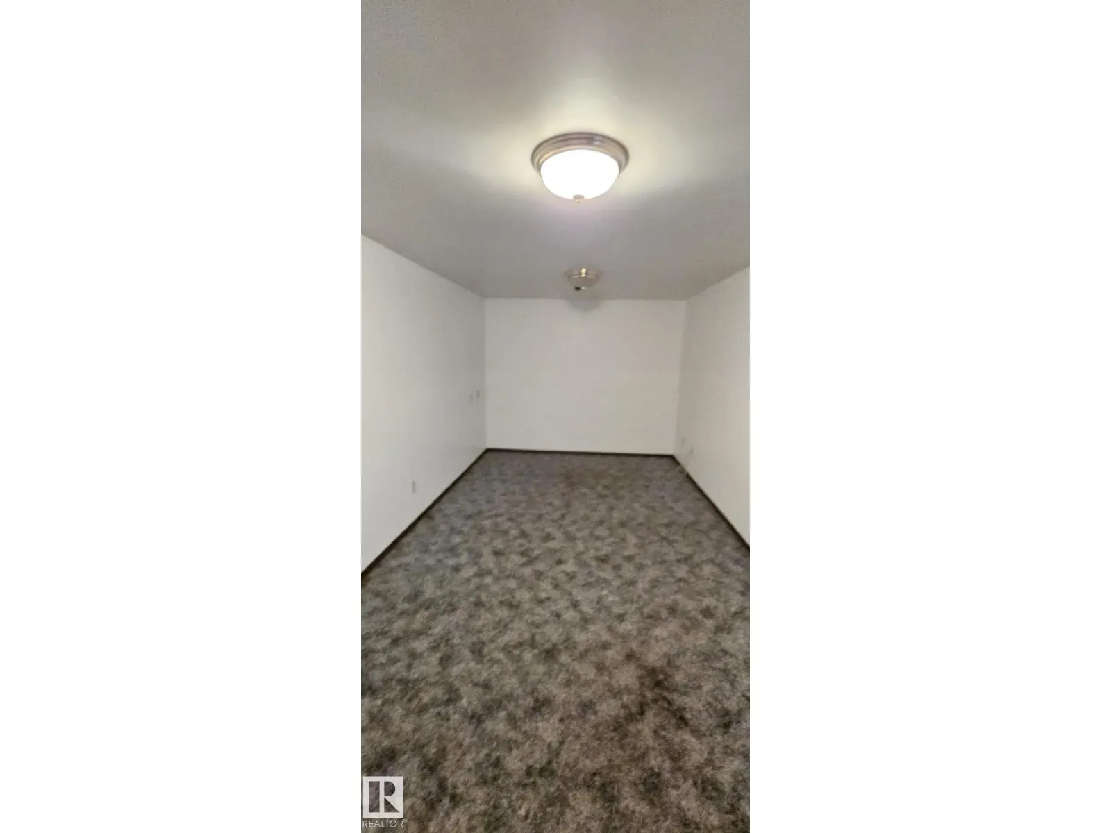17049 100 ST NW