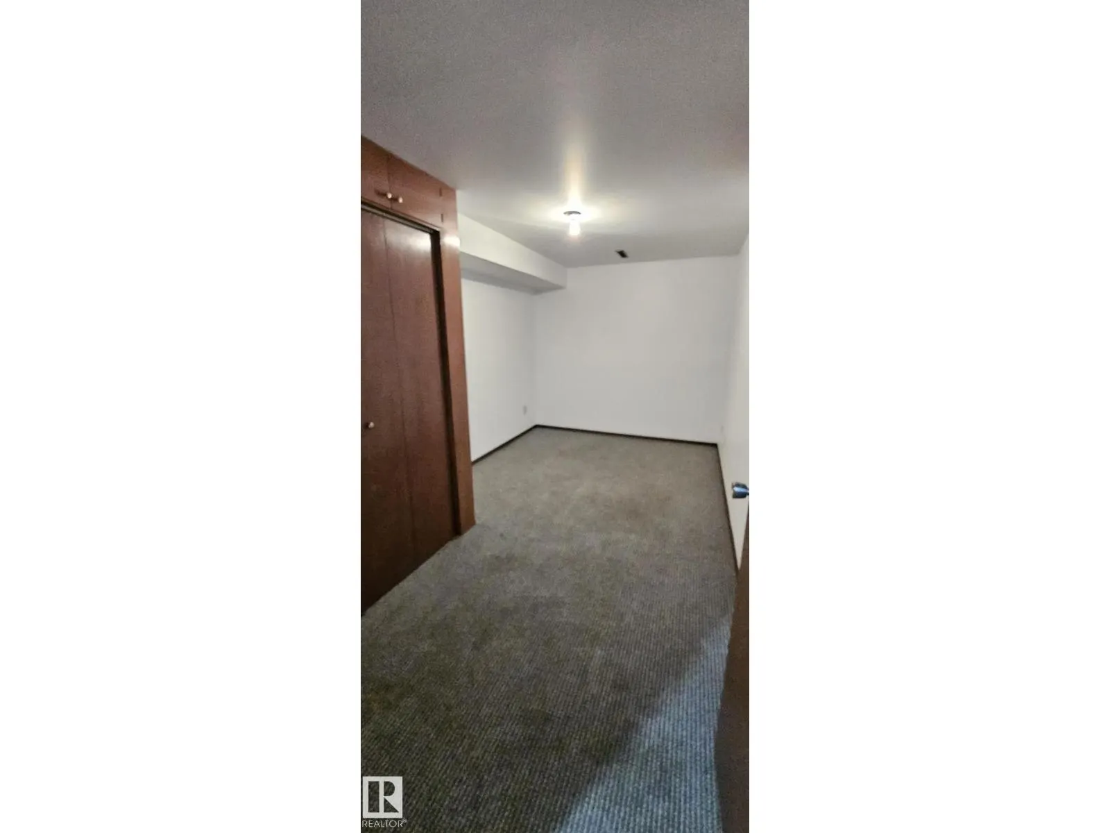 17049 100 ST NW
