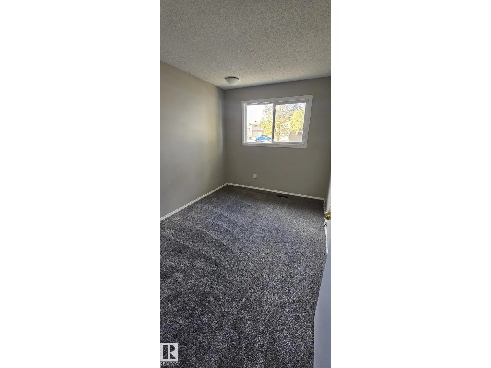 17049 100 ST NW