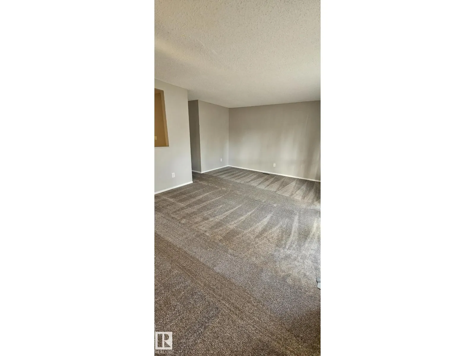 17049 100 ST NW