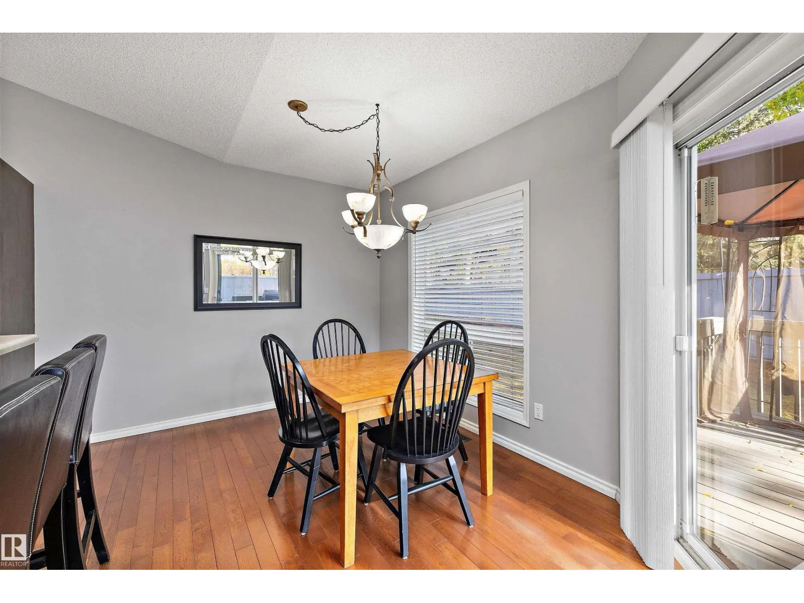 #123 215 BLACKBURN DR E SW