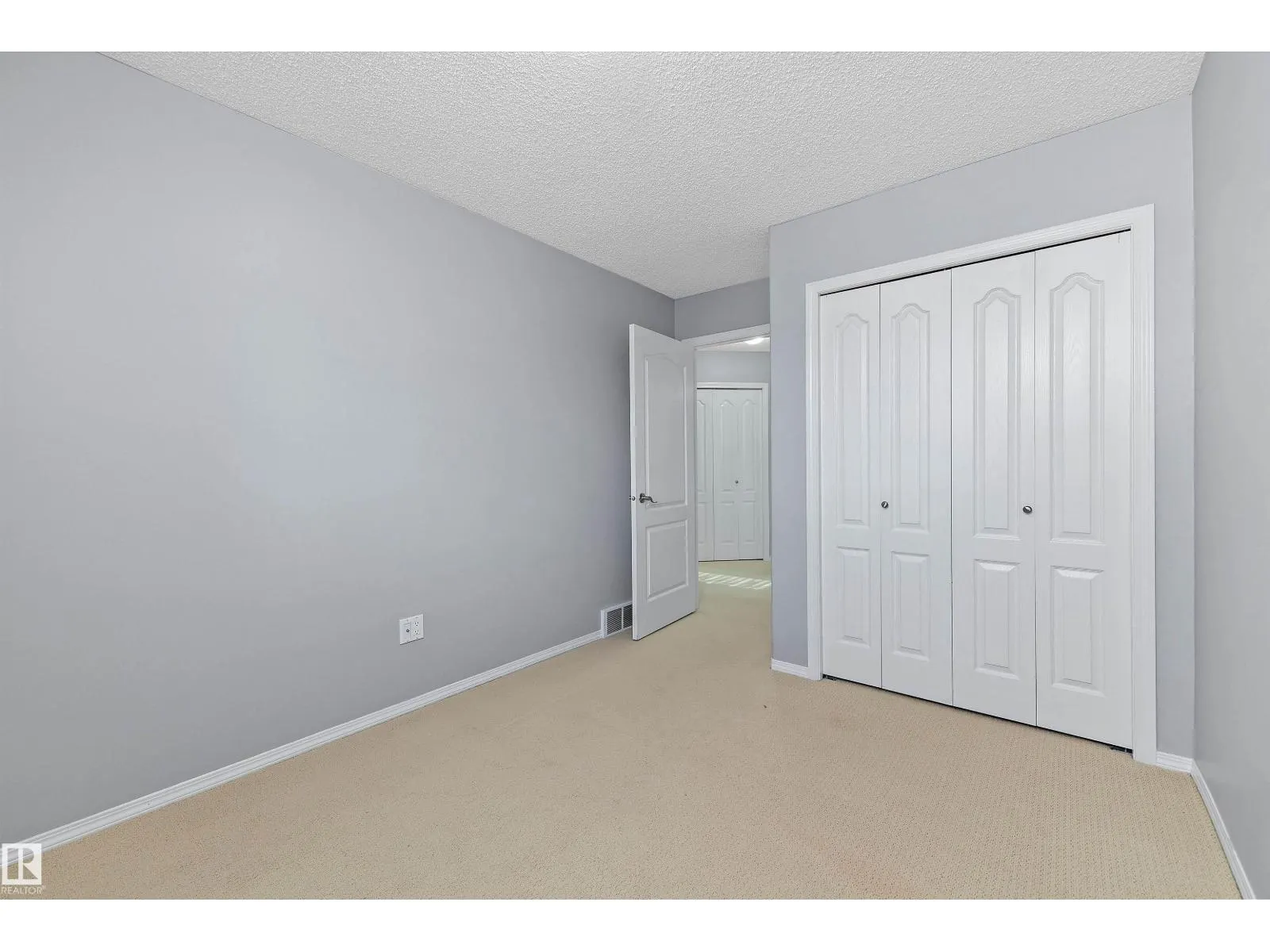 #123 215 BLACKBURN DR E SW
