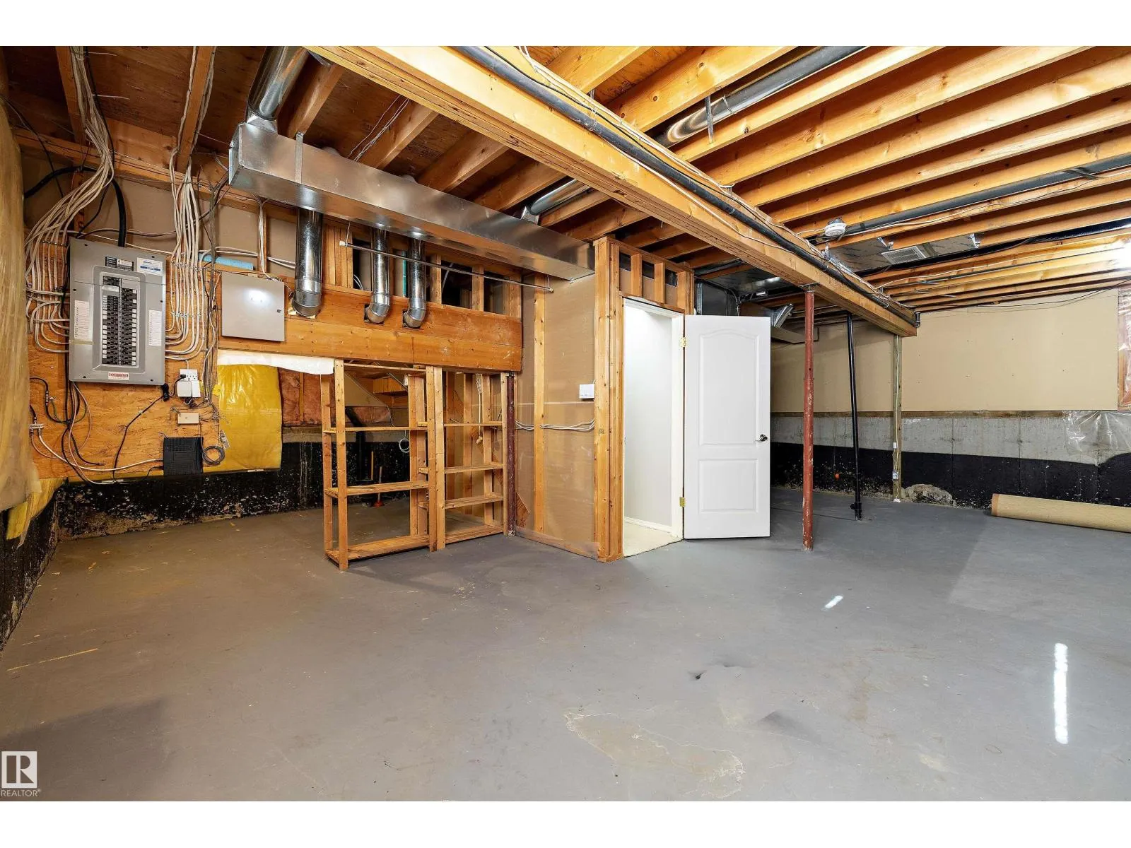 #123 215 BLACKBURN DR E SW