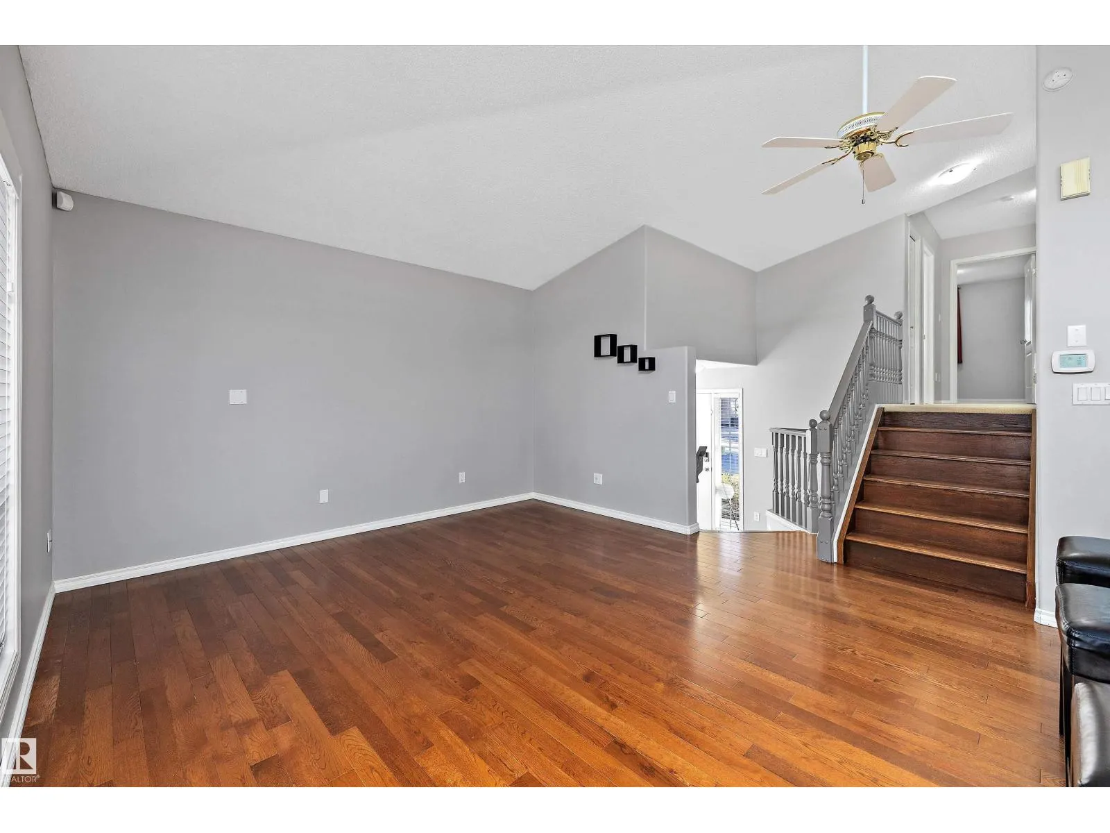 #123 215 BLACKBURN DR E SW