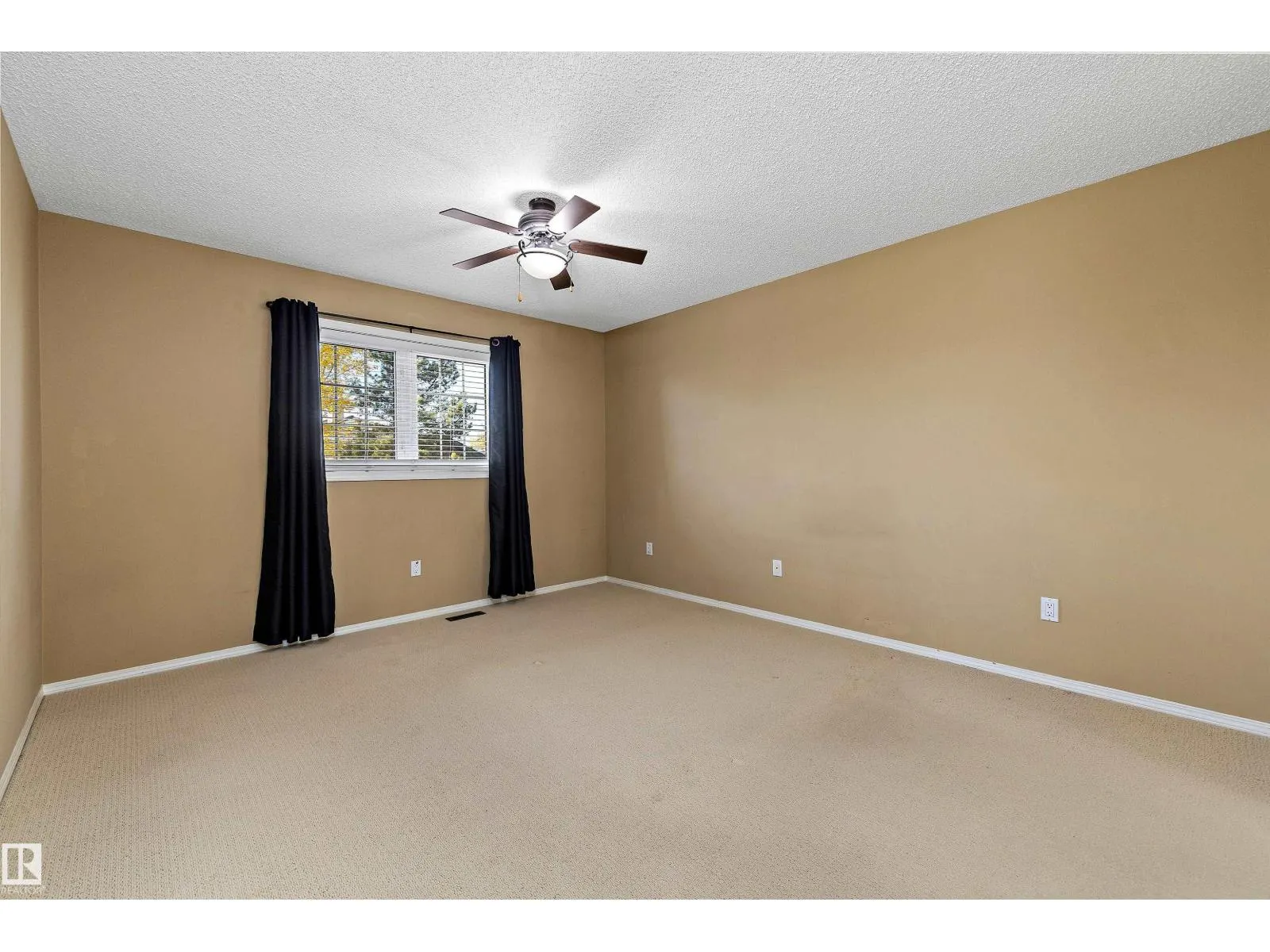 #123 215 BLACKBURN DR E SW