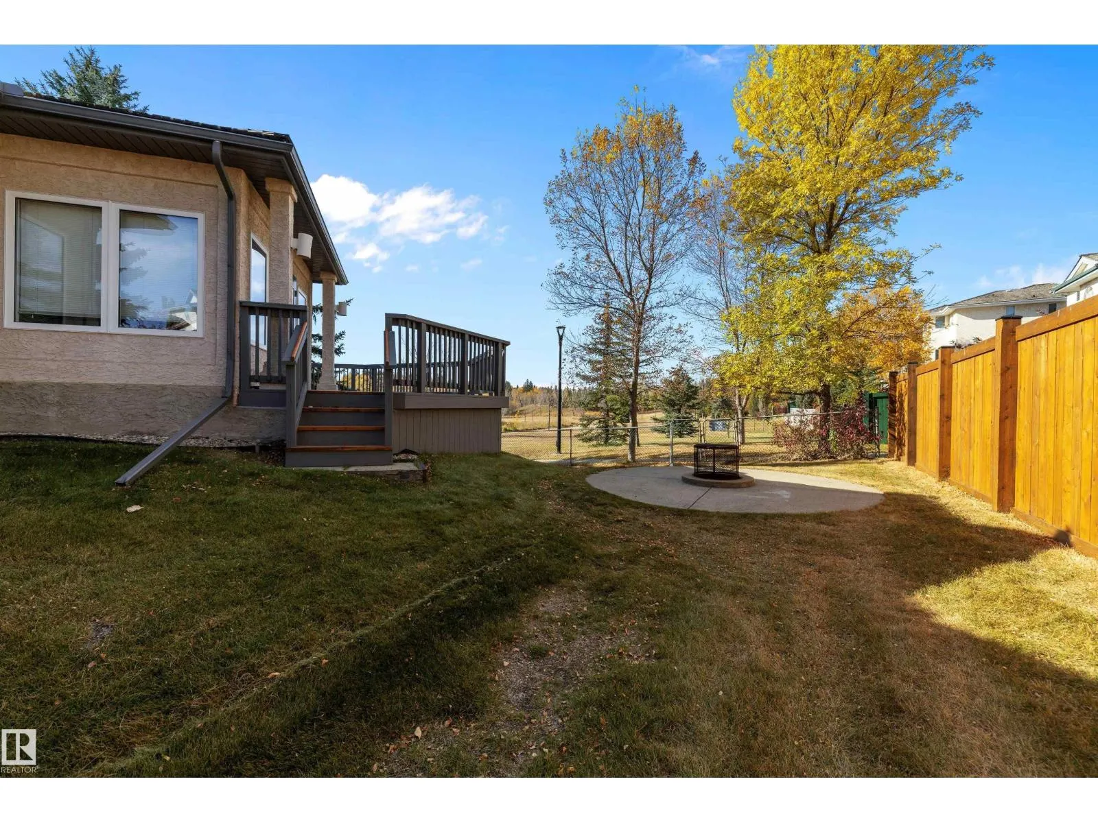 #123 215 BLACKBURN DR E SW