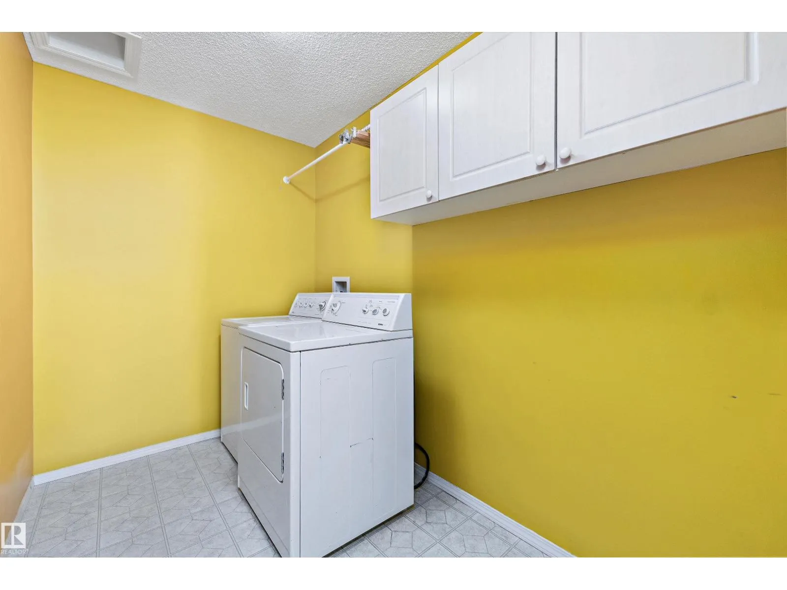 #123 215 BLACKBURN DR E SW