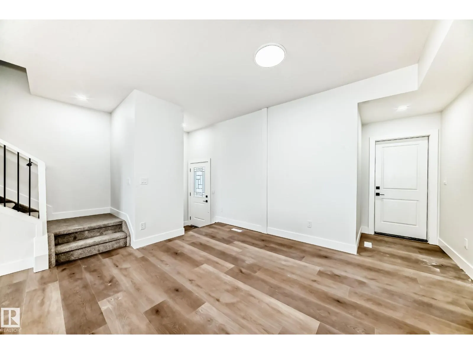 5024 67 ST