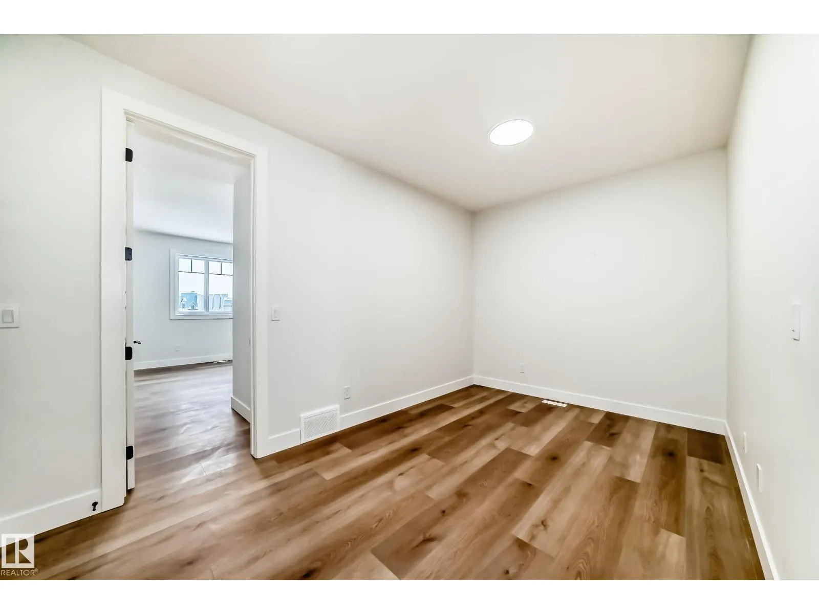 5024 67 ST