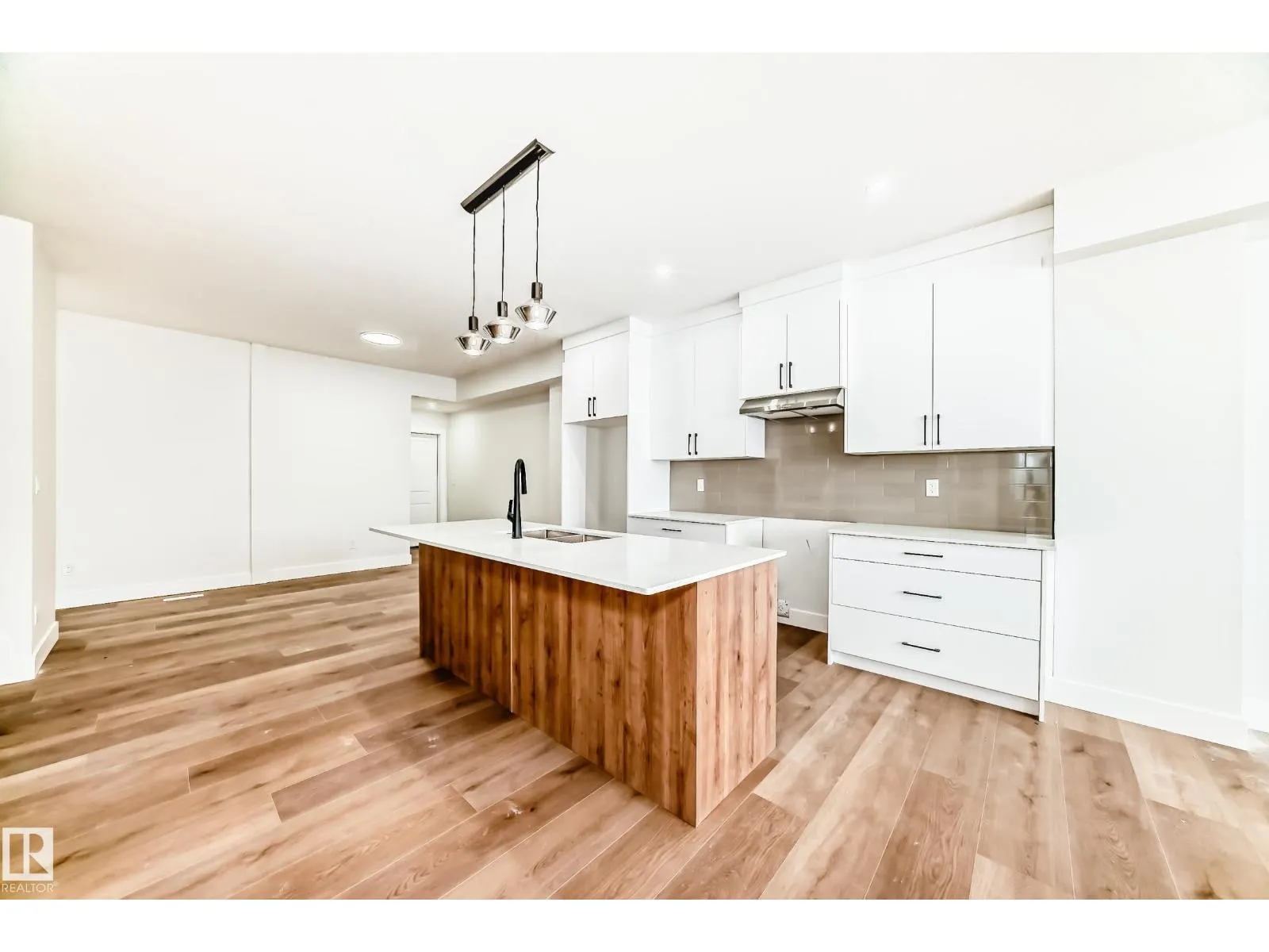 5024 67 ST