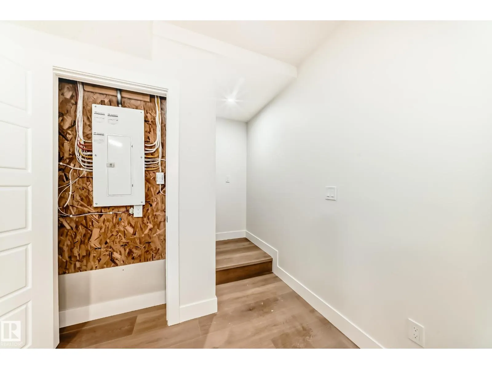 5024 67 ST