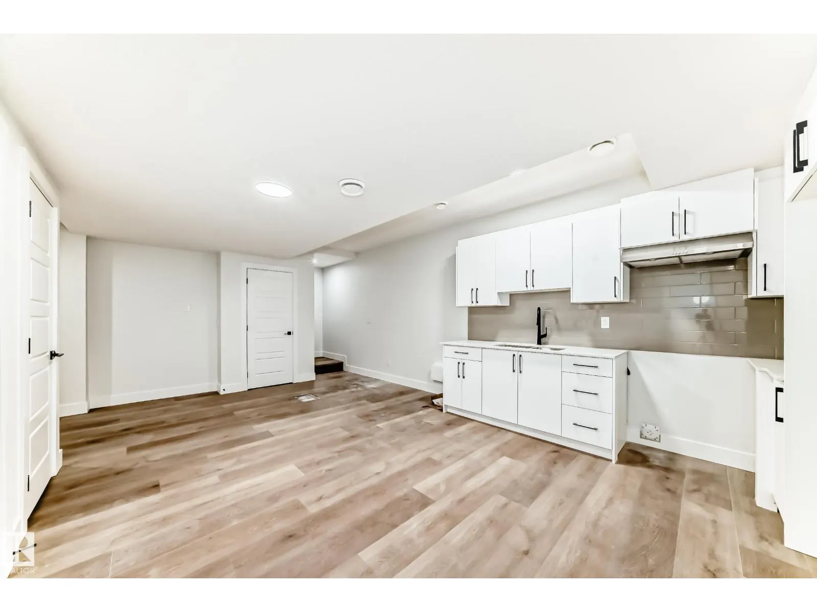 5024 67 ST