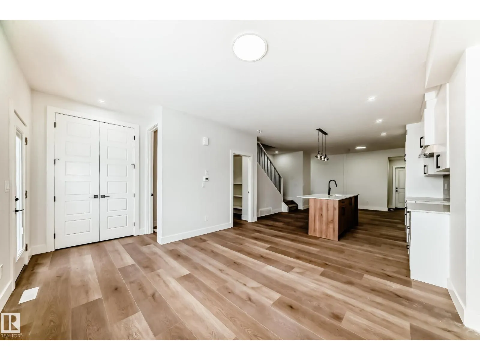 5024 67 ST