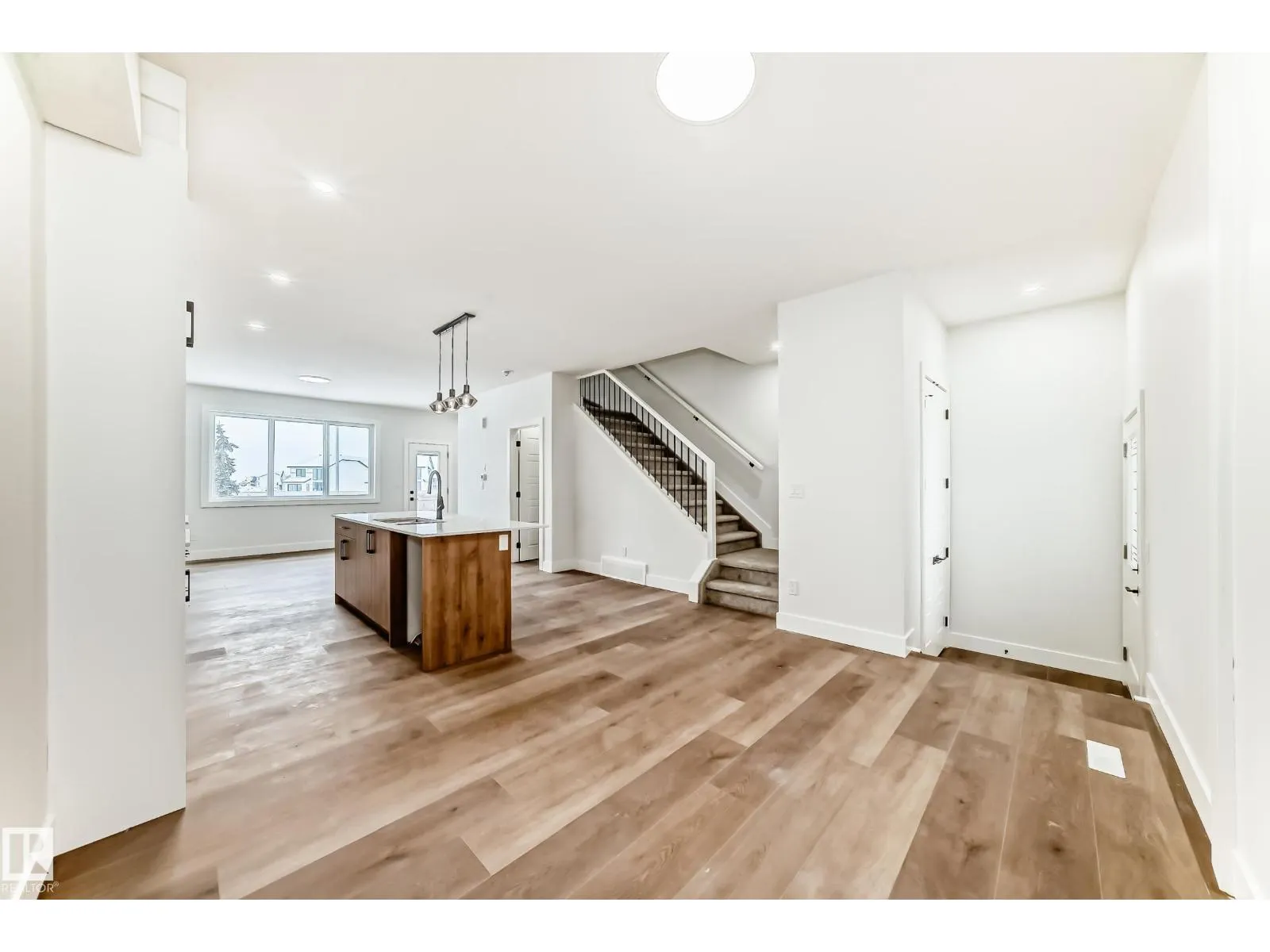 5024 67 ST